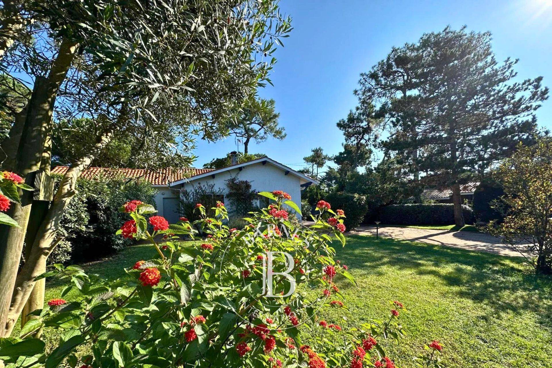 Barnes Cap Ferret villa avec terrasse et dépendancea