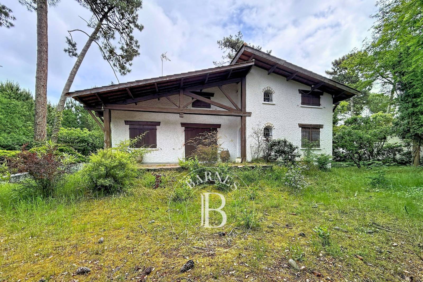 MAISON FAMILIALE DE 168 M² À RÉNOVER À PROXIMITÉ DU BASSIN SUR LA PRESQU’ÎLE DU CAP FERRET