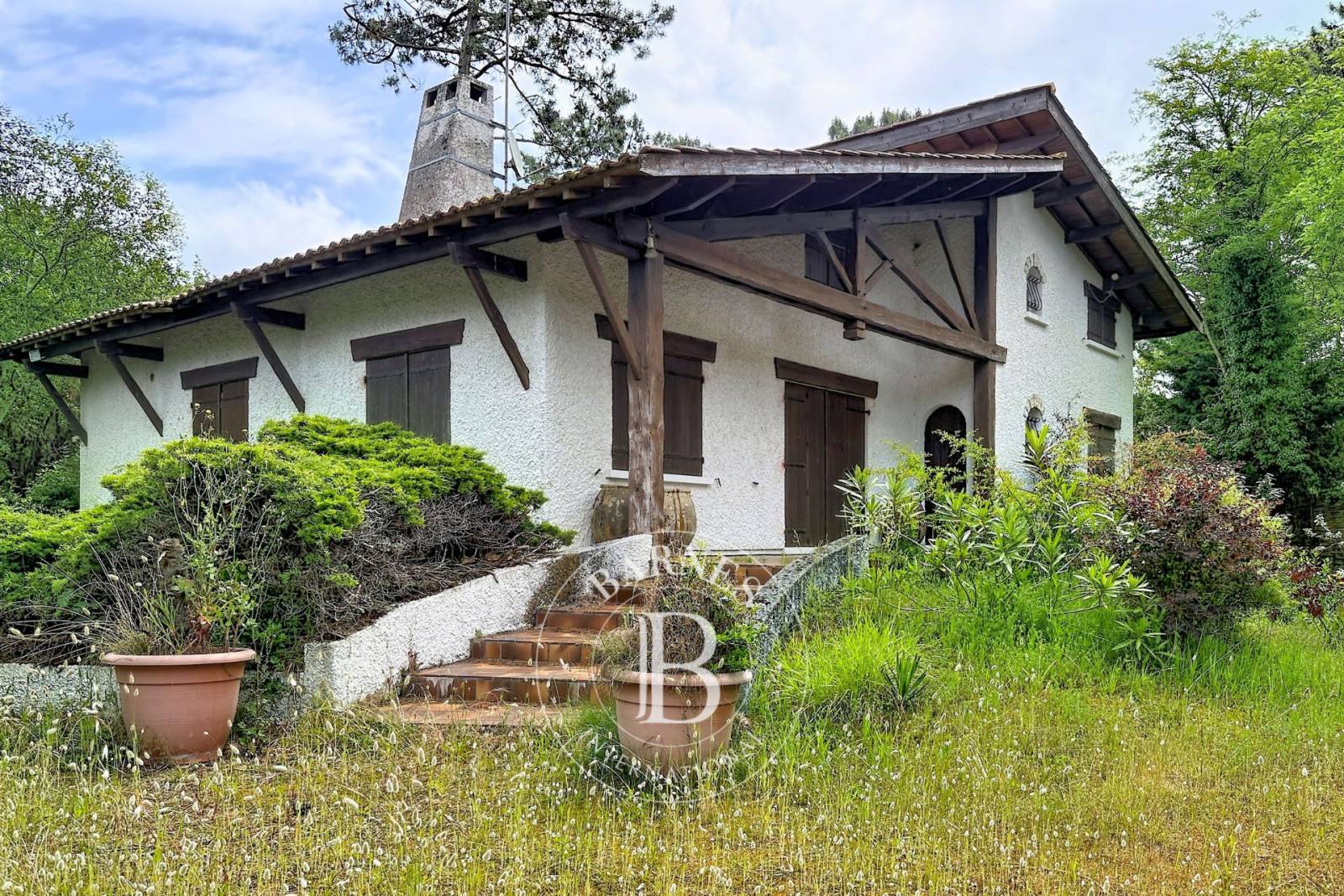 MAISON FAMILIALE DE 168 M² À RÉNOVER À PROXIMITÉ DU BASSIN SUR LA PRESQU’ÎLE DU CAP FERRET
