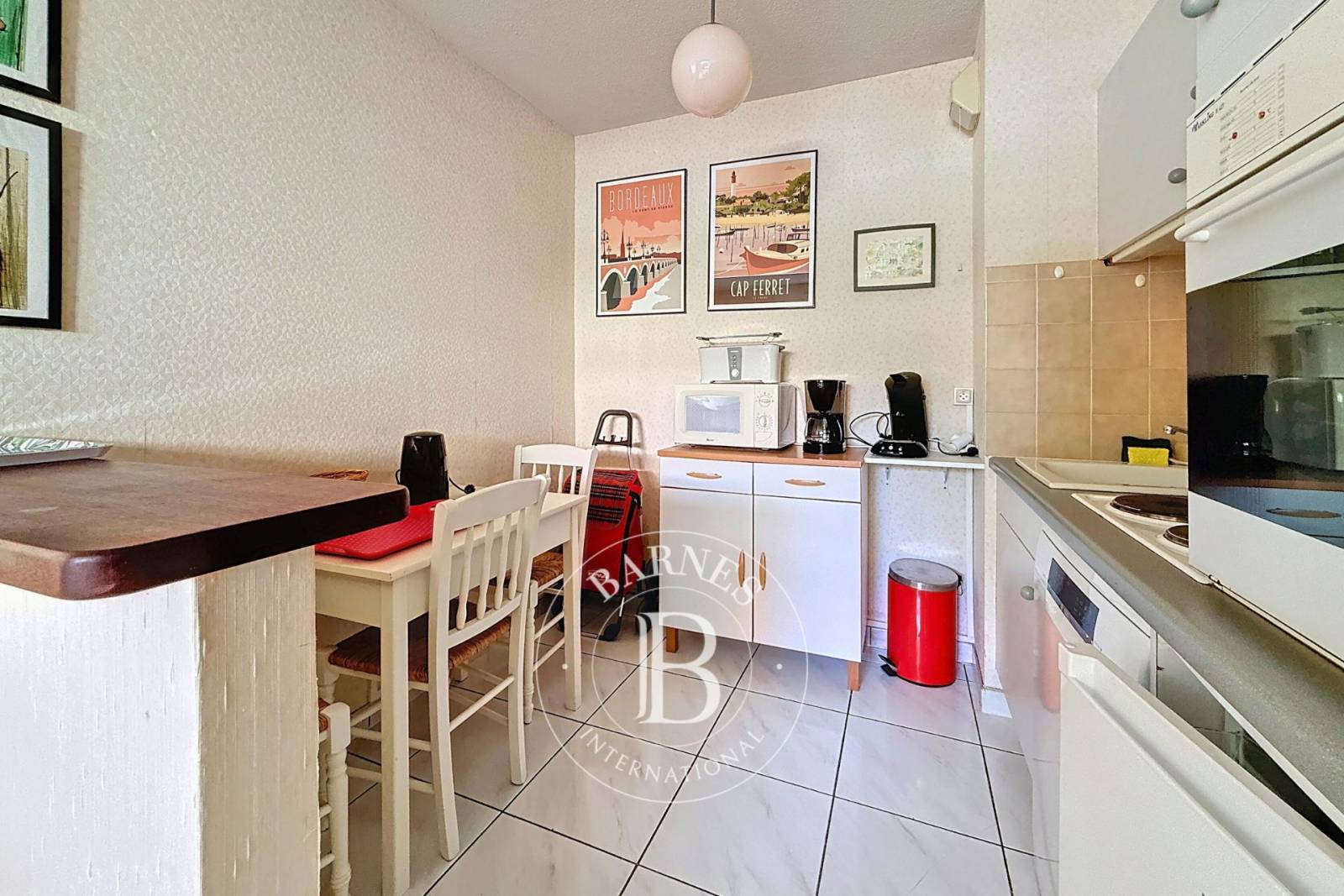 APPARTEMENT DE 37 M² AVEC TERRASSE ET APERÇU BASSIN EN VILLE D’ÉTÉ À ARCACHONa