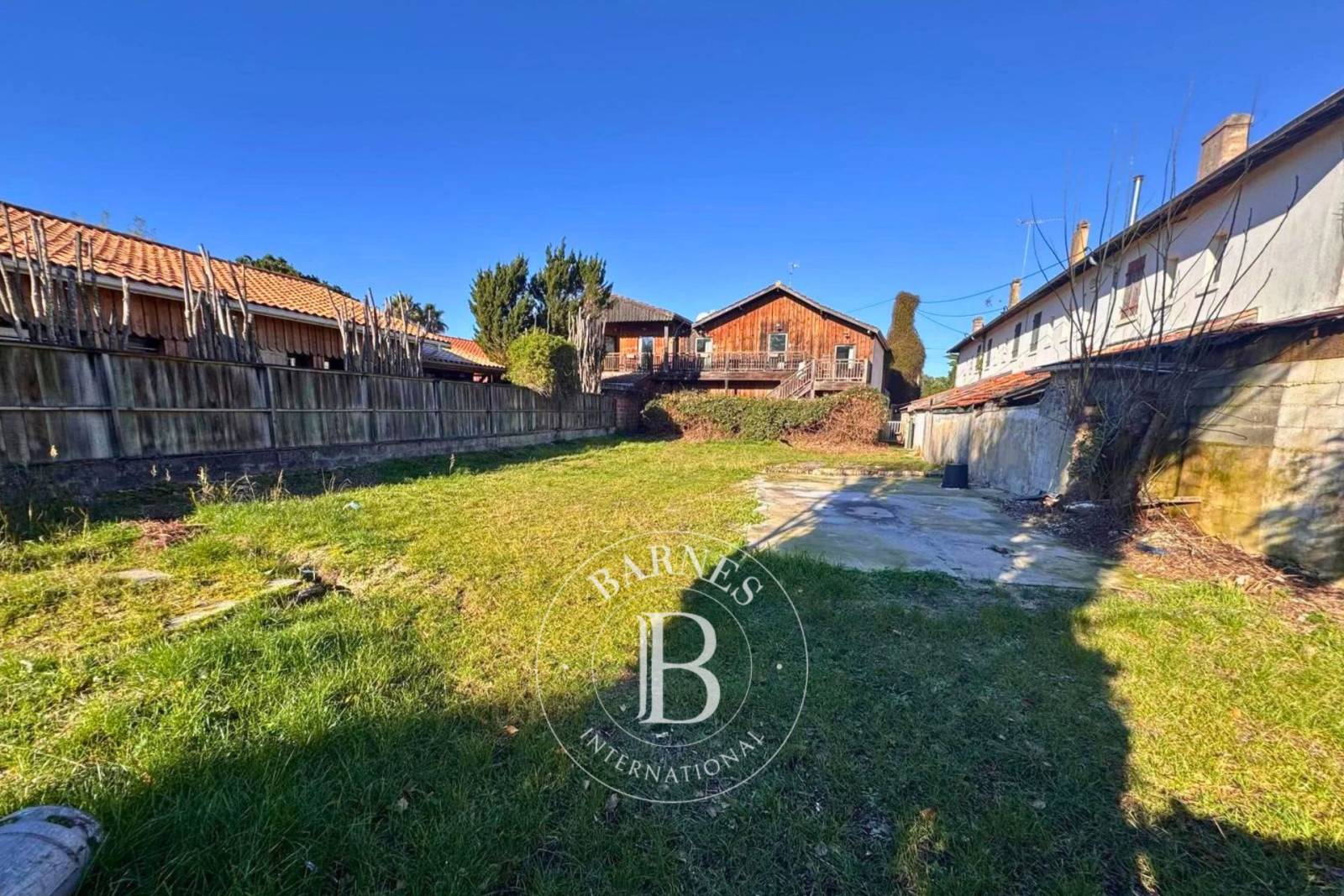 TERRAIN CONSTRUCTIBLE ET PISCINABLE AU CŒUR DU CAP FERRET