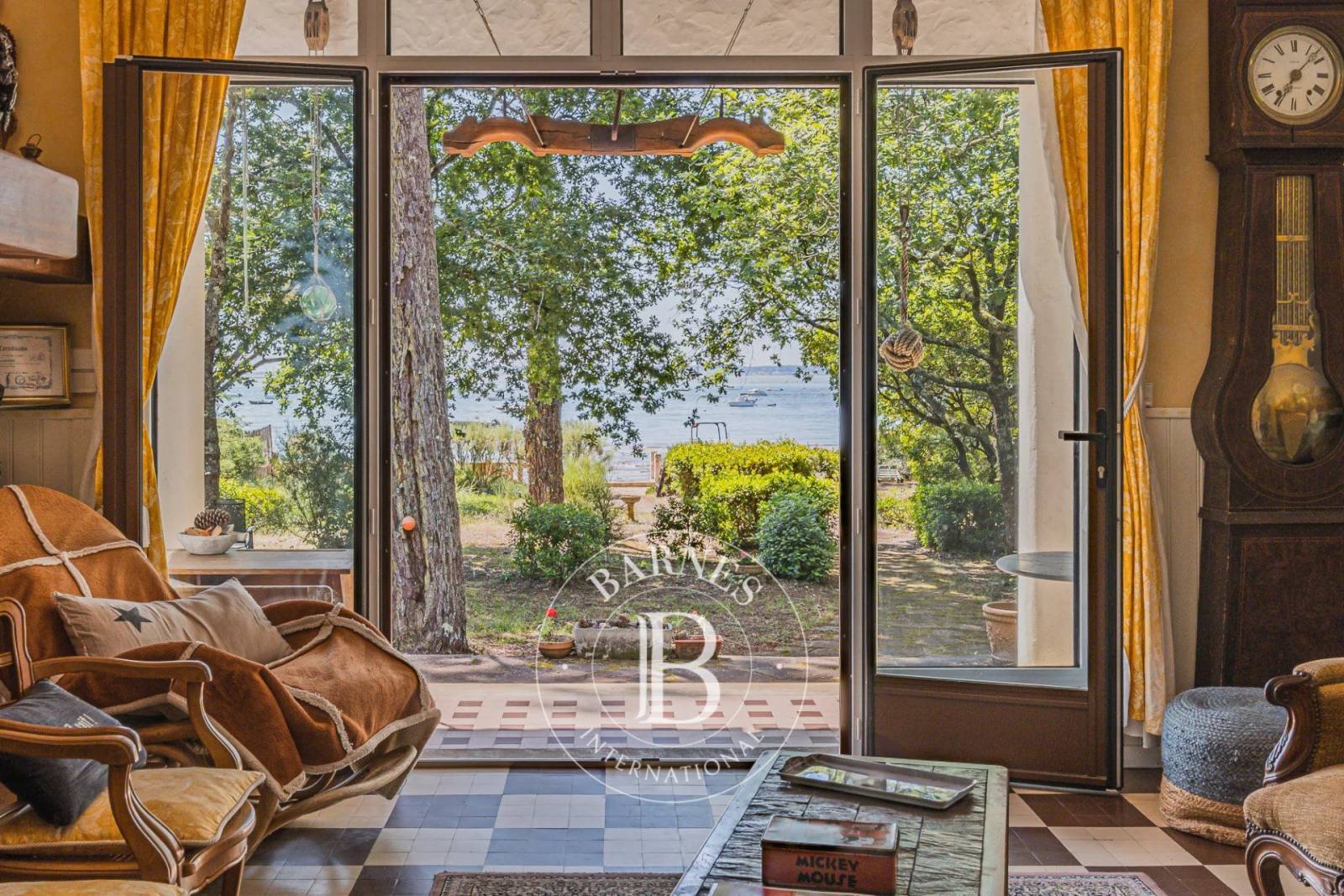 façade néo-basque villa de famille à rénover Cap Ferret quartier recherchéa