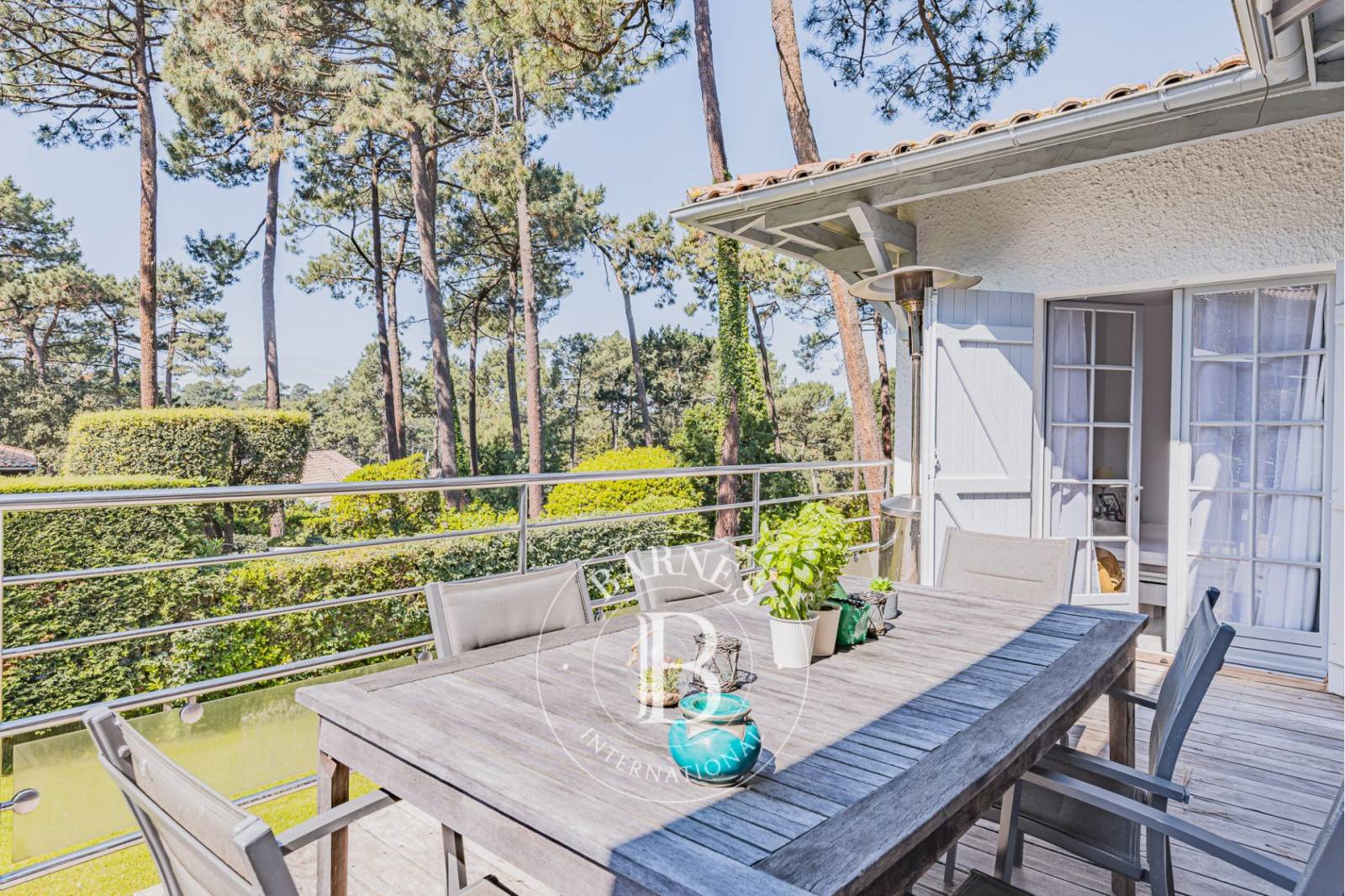 MAGNIFIQUE VILLA AVEC PISCINE ET 6 CHAMBRES , PYLA-SUR-MERa