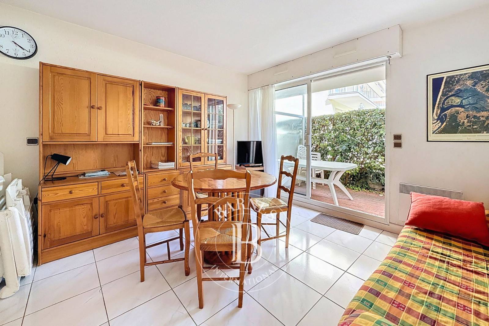 APPARTEMENT DE 37 M² AVEC TERRASSE ET APERÇU BASSIN EN VILLE D’ÉTÉ À ARCACHONa