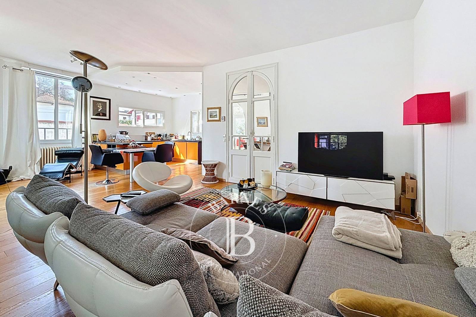 immobilier de prestige à Arcachon avec jardin et jacuzzi