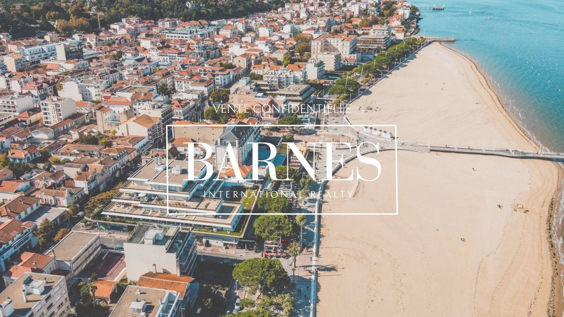 DUPLEX AVEC VUE PANORAMIQUE À RÉNOVER AU COEUR D'ARCACHON