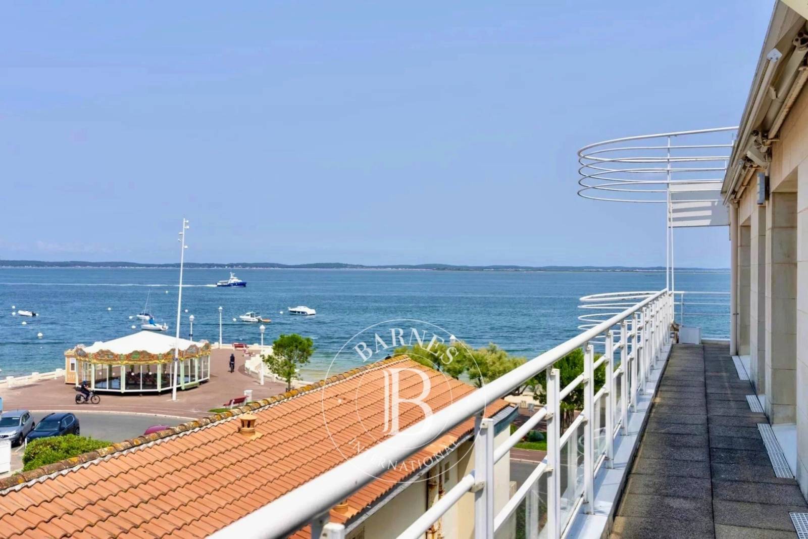 LUMINEUX APPARTEMENT VUE PANORAMIQUE 4 PIÈCES RÉSIDENCE PRESTIGIEUSE EN PREMIÈRE LIGNE ARCACHON