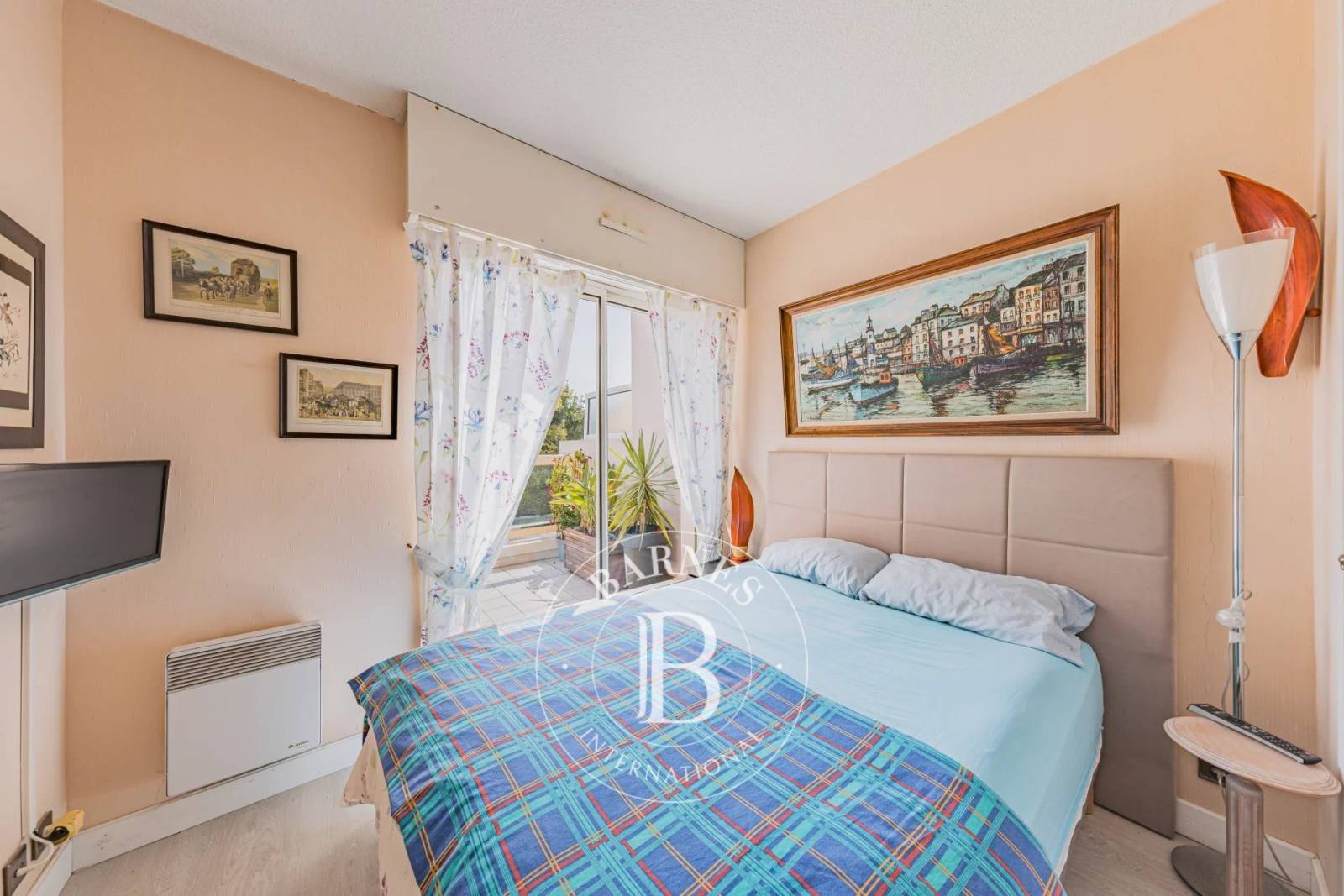 APPARTEMENT DE 31 M² EN PREMIÈRE LIGNE AVEC TERRASSES ET VUE BASSIN, EN VILLE D’ÉTÉ À ARCACHON