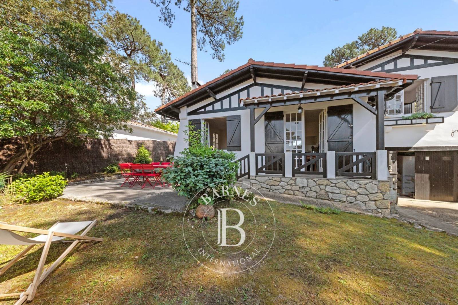VILLA BASCO-LANDAISE DE CARACTÈRE AU CERCLE DE VOILE AU PYLA-SUR-MER