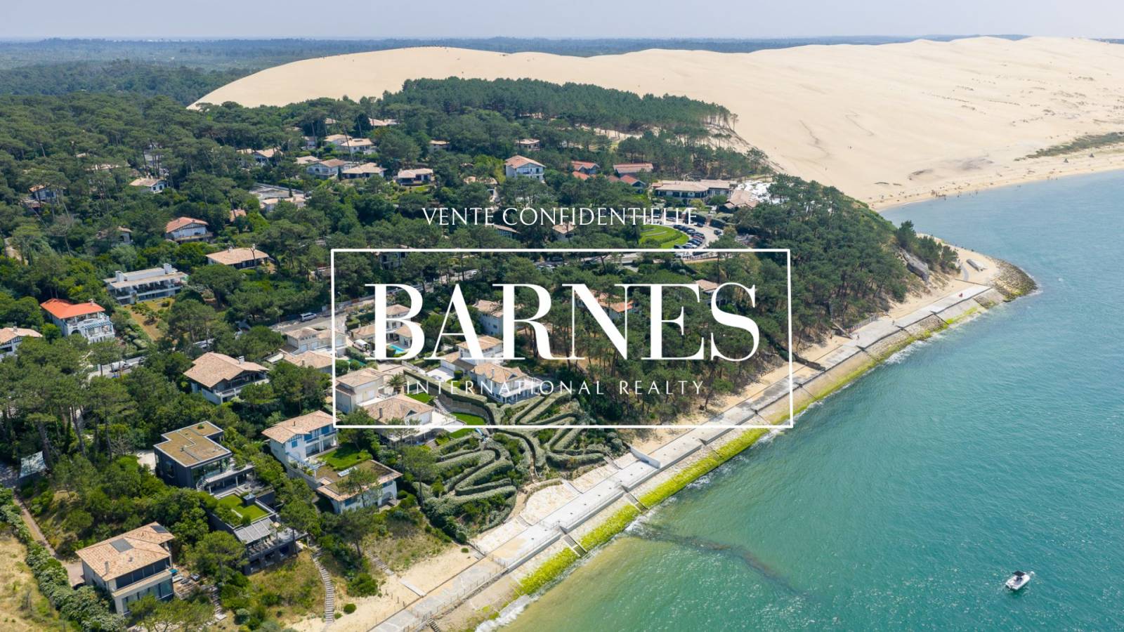 MAGNIFIQUE VILLA CONTEMPORAINE EN PREMIÈRE LIGNE AU PYLA-SUR-MER, AVEC ACCÈS PRIVATIF À LA PLAGE