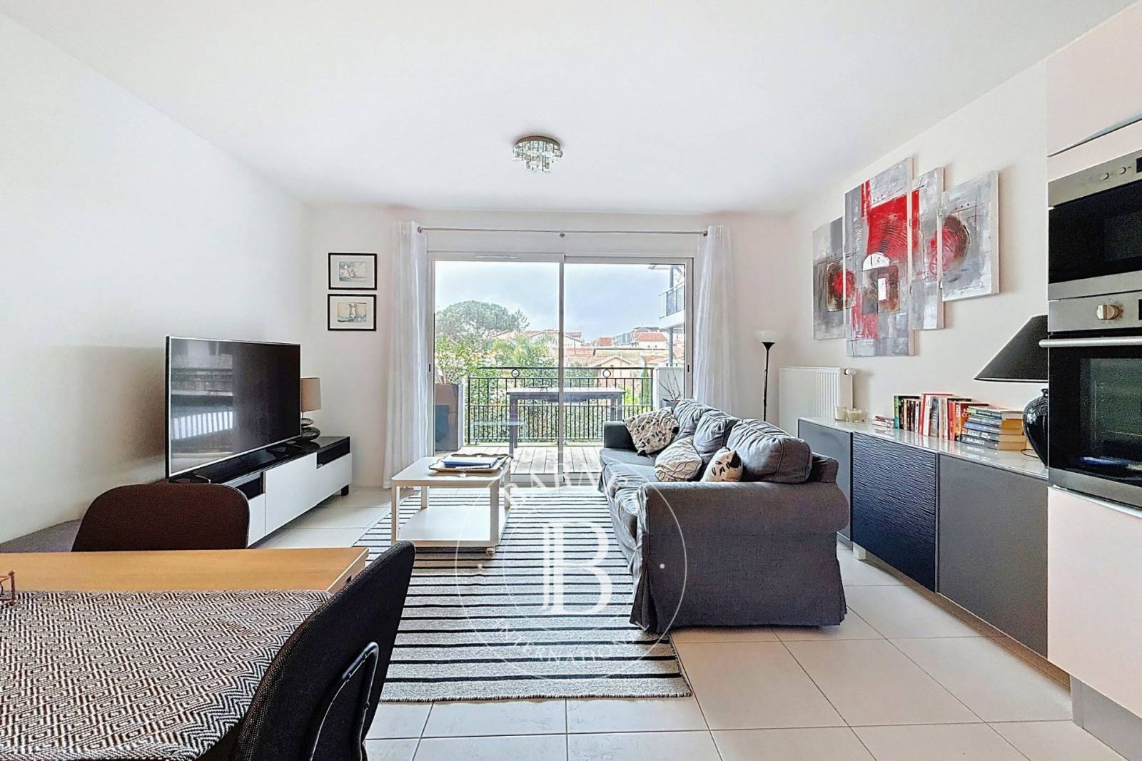 APPARTEMENT 3 PIÈCES AU CALME DANS RÉSIDENCE RÉCENTE À ARCACHON CENTRE