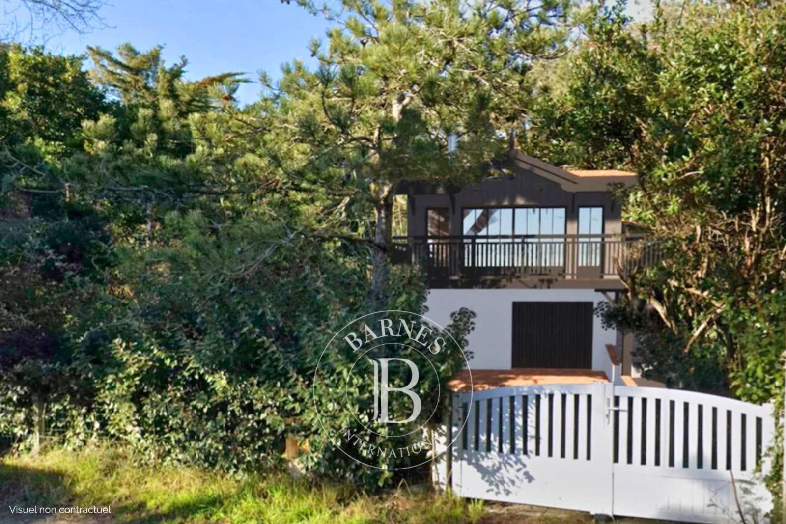 VILLA À RÉNOVER SUR UN TERRAIN EXPOSÉ SUD, AU CŒUR DU CAP FERRET