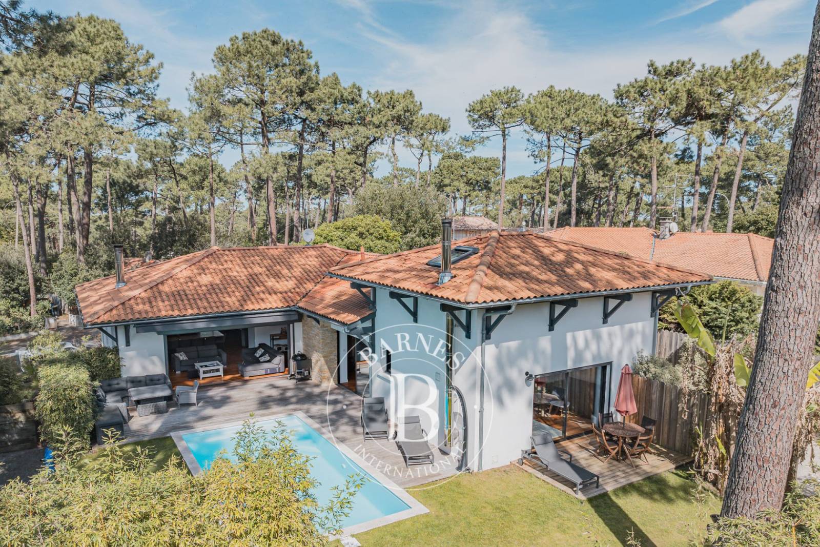 VILLA « FLORÉAL » AVEC PISCINE ET JACUZZI AU PYLA-SUR-MER À PROXIMITÉ DU MOULLEAU – CAPACITÉ 18 COUCHAGES