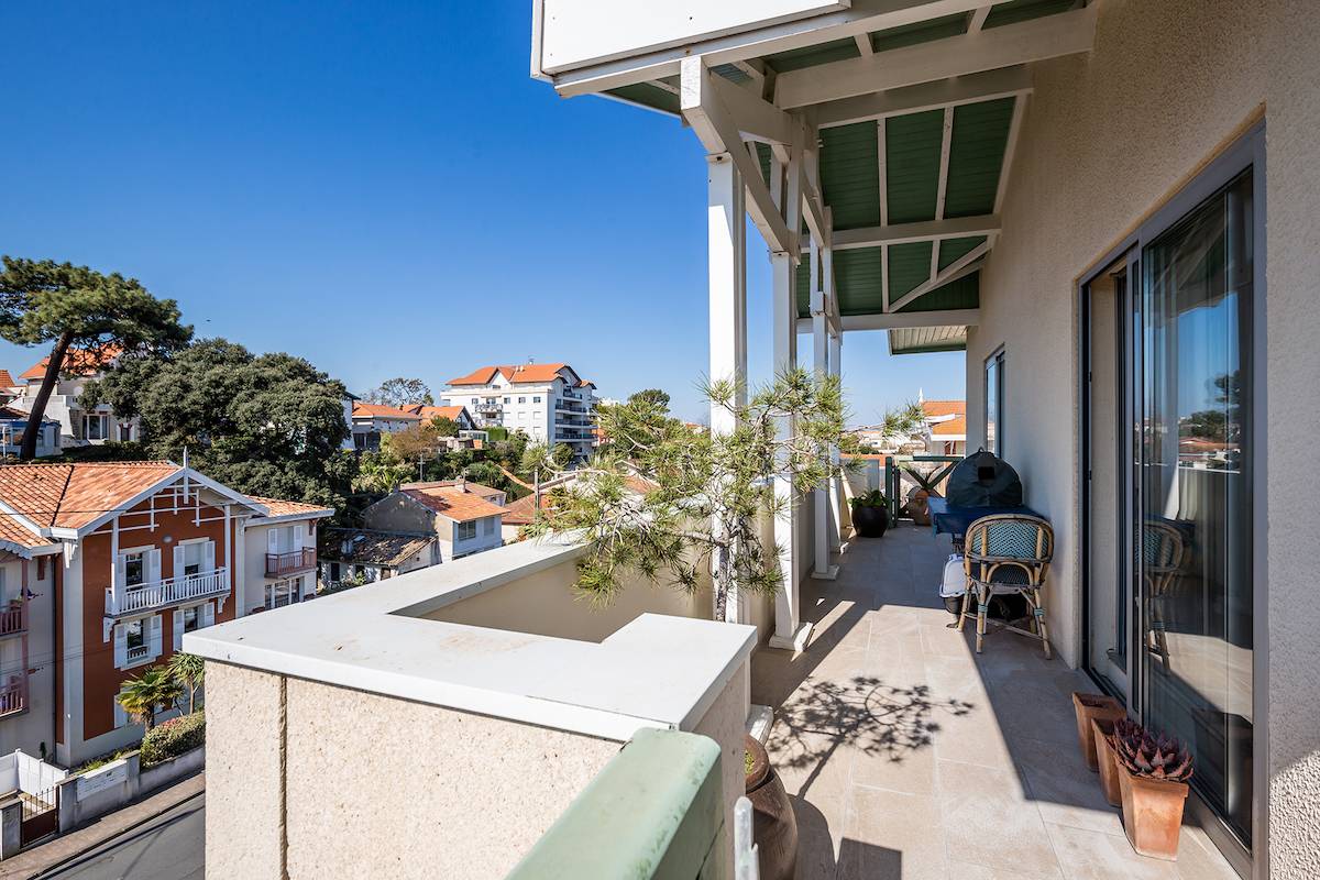 APPARTEMENT AVEC TERRASSE A VENDRE ARCACHON