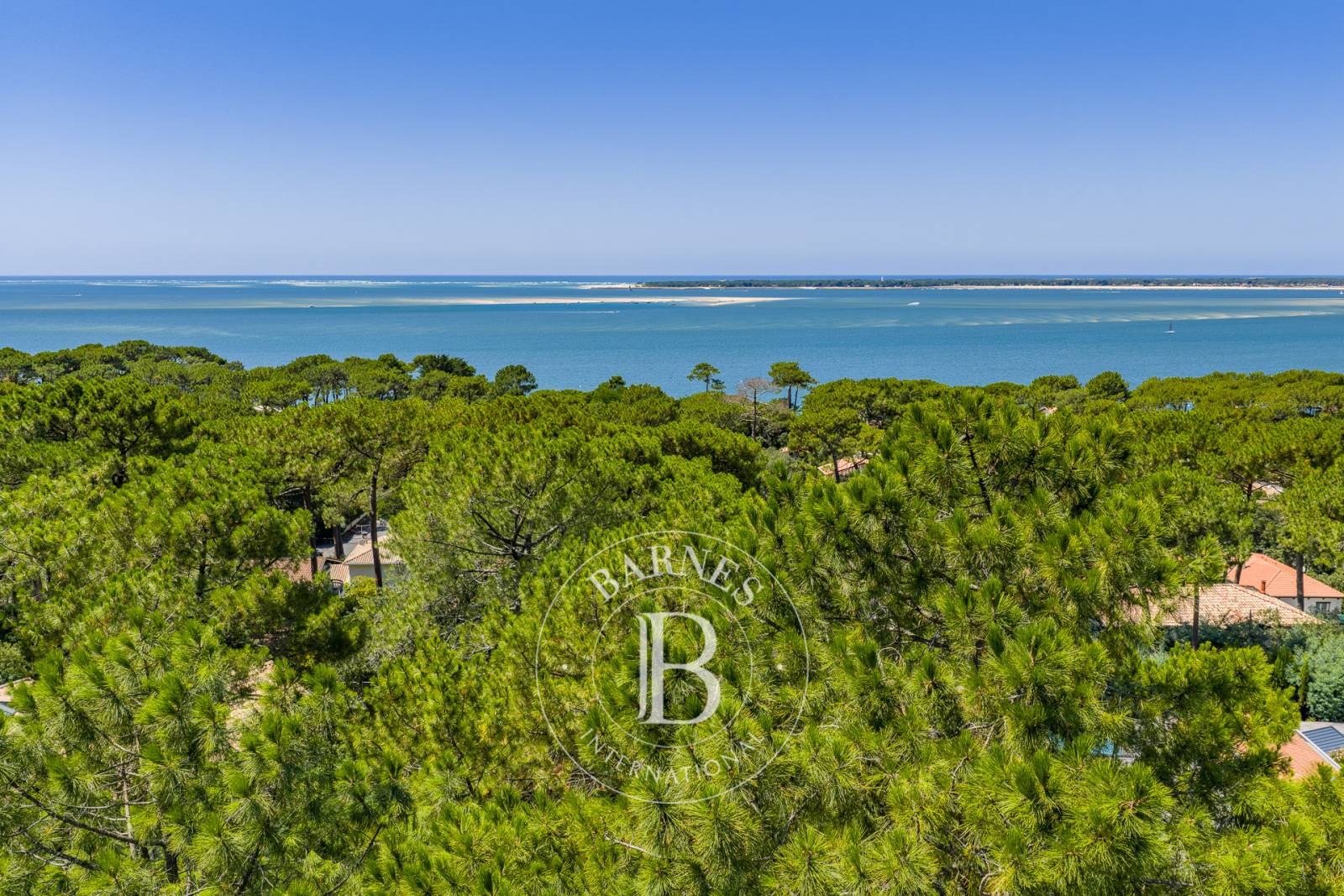 VILLA GAUME NEUVE AVEC VUE BASSIN ET 7 CHAMBRES AU PYLA-SUR-MER