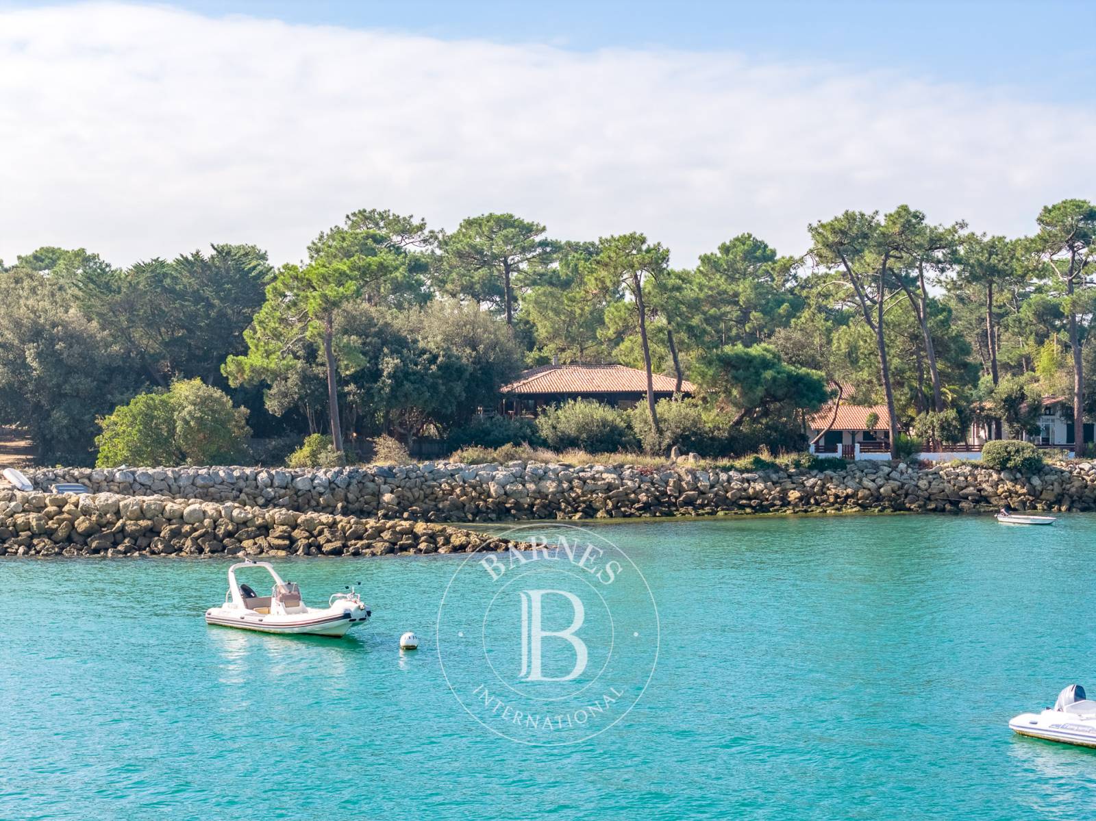 MAGNIFIQUE VILLA EN PREMIÈRE LIGNE DANS LE QUARTIER DU MIMBEAU AU CAP FERRET, AVEC ACCÈS DIRECT À LA PLAGE