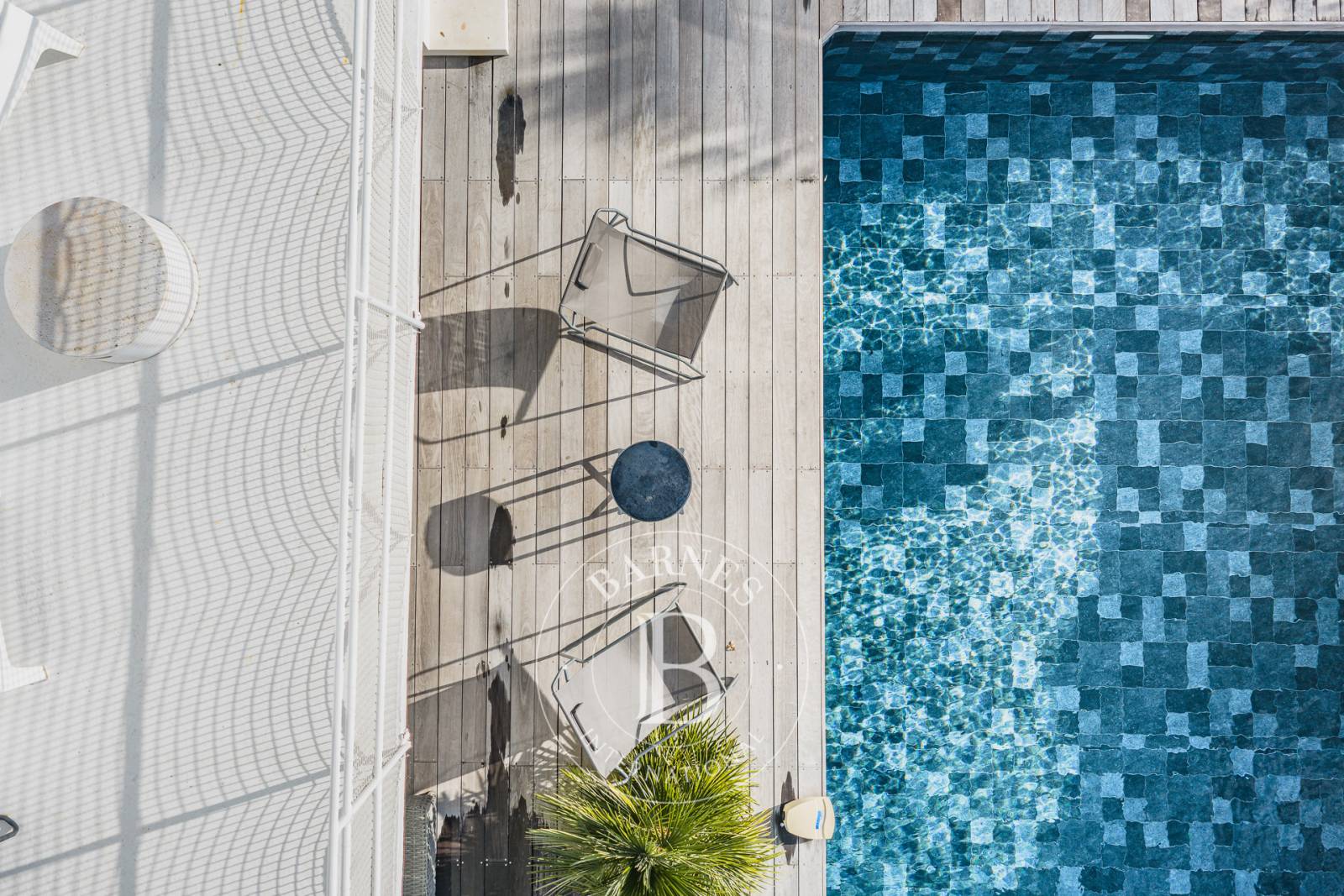 PROPRIÉTÉ CONTEMPORAINE AVEC VUE PANORAMIQUE SUR LE BASSIN À ANDERNOS