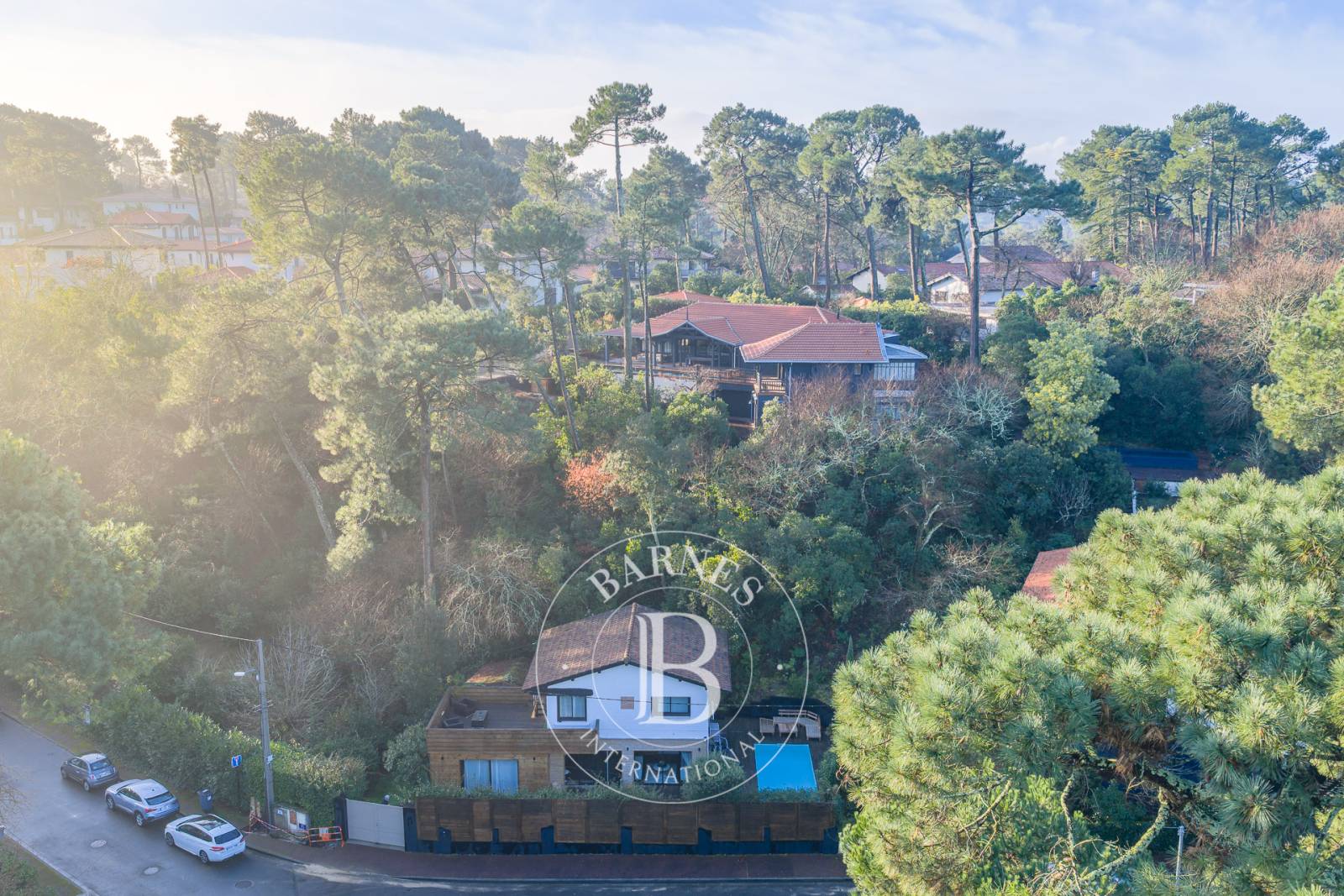 VILLA DE CHARME RÉNOVÉE, AVEC PISCINE, DANS LE QUARTIER DES ABATILLES À ARCACHON