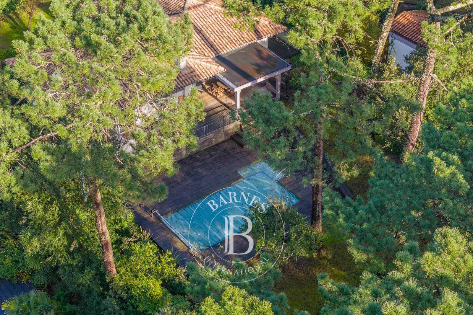 VILLA AVEC PISCINE À QUELQUES MÈTRES DE LA PLAGE AU PYLA-SUR-MER