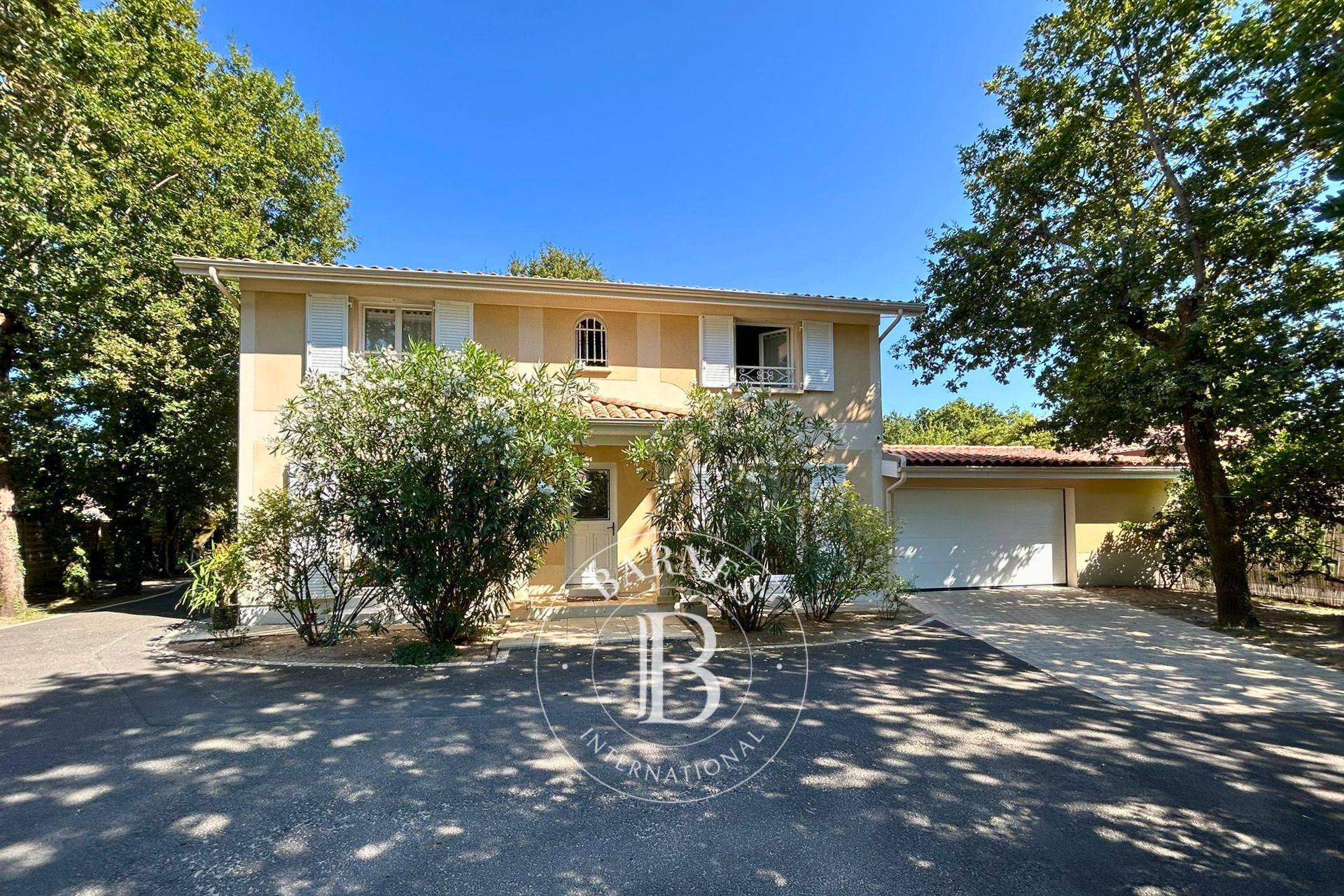 2. Immobilier de prestige avec piscine Bassin d’Arcachon