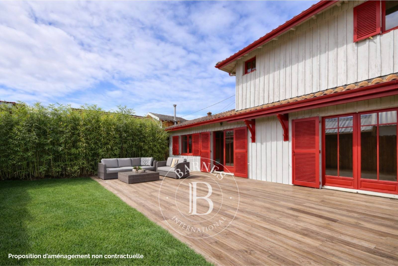 MAISON FAMILIALE EN BOIS DE 110 M² AVEC TERRASSES À PETIT PIQUEY SUR LA PRESQU’ÎLE DU CAP FERRET