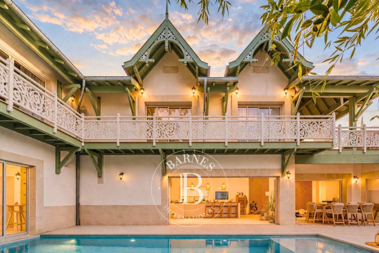 Villa de 340 m² au cœur d’Arcachon – immobilier de luxea