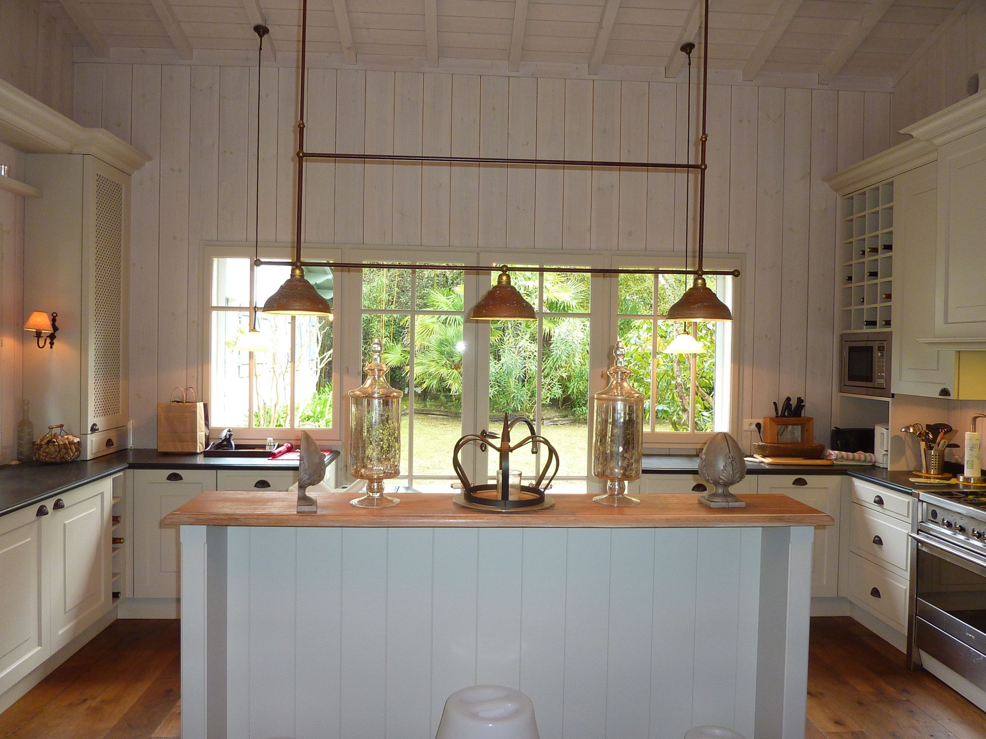 CETTE VILLA DE RÊVE À QUELQUES MINUTES DE LA PLAGE DU PYLA SUR MER A ÉTÉ VENDUE PAR BARNES BASSIN D'ARCACHON IMMOBILIER DE PRESTIGE