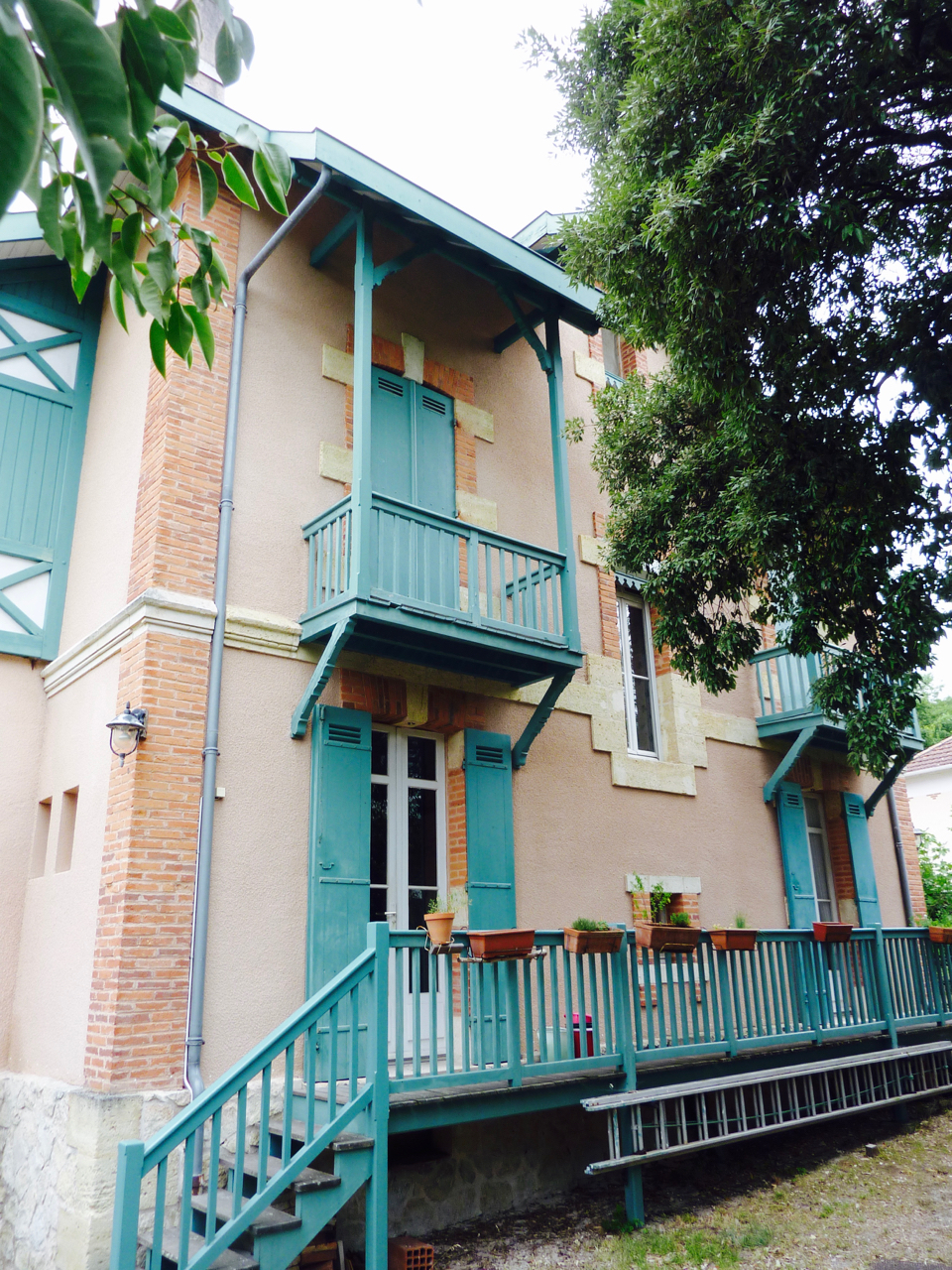 À vendre en VILLE D'HIVER à ARCACHON belle et vaste maison de caractère avec 7 chambres