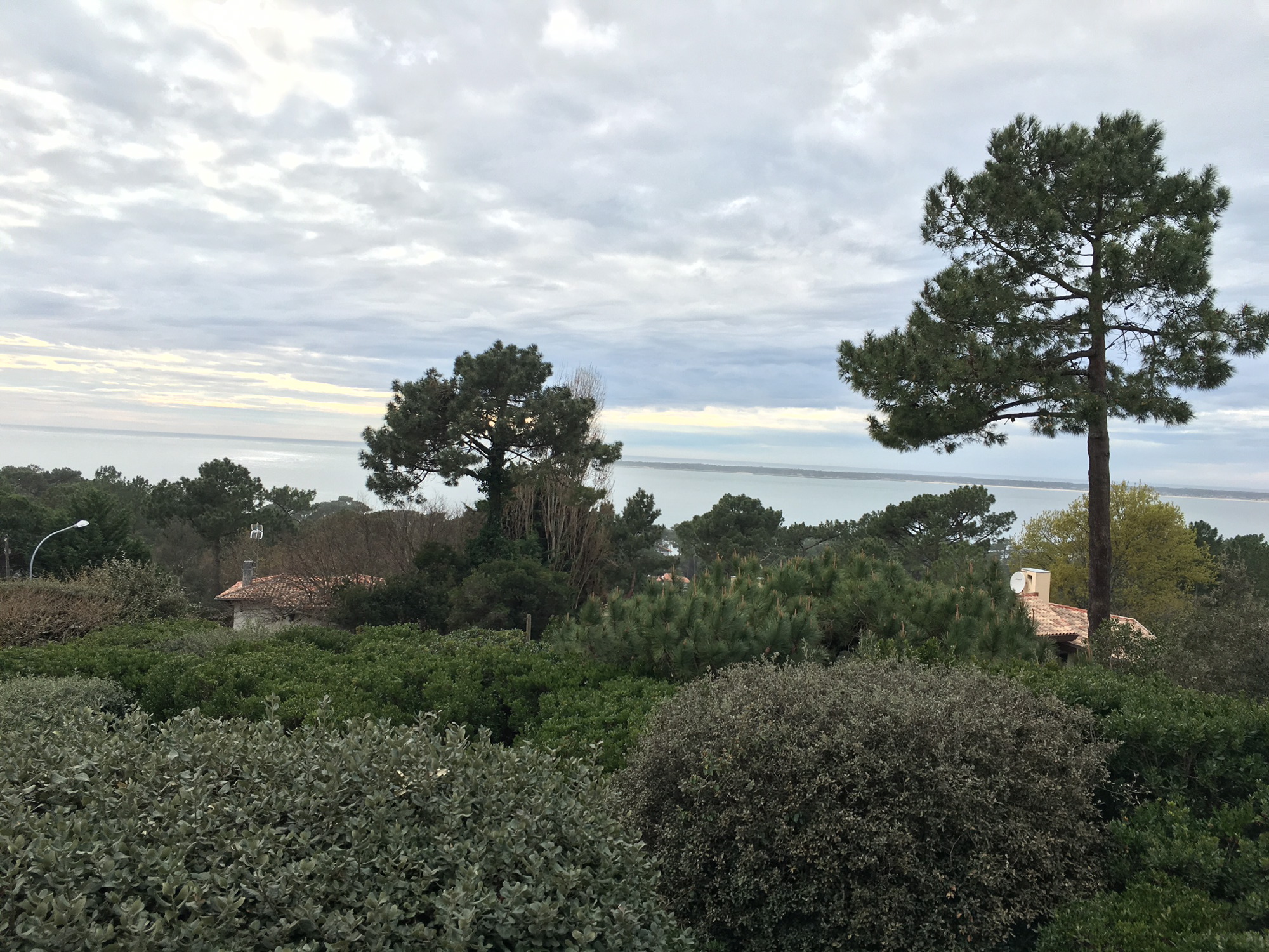 PYLA SUR MER, A VENDRE VILLA AVEC VUE PANORAMIQUE SUR LE BASSIN D'ARCACHON