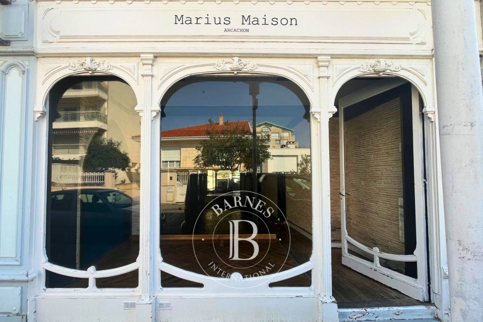 local commercial de charme centre-ville Arcachon Barnes immobilier