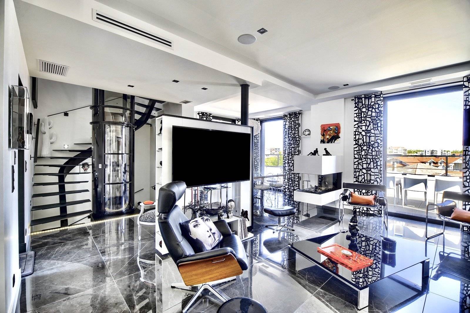 LUXUEUSE VILLA AVEC ASCENSEUR INTERIEUR A VENDRE ARCACHON