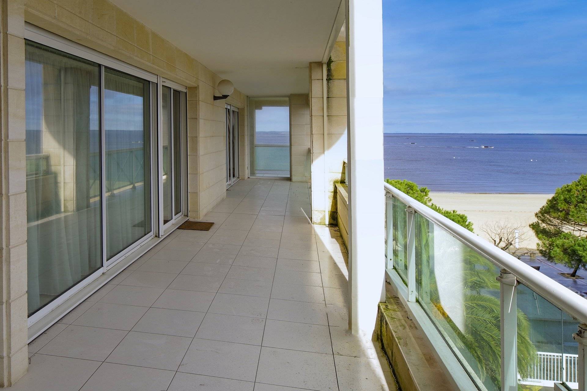A VENDRE ARCACHON APPARTEMENT VUE MER