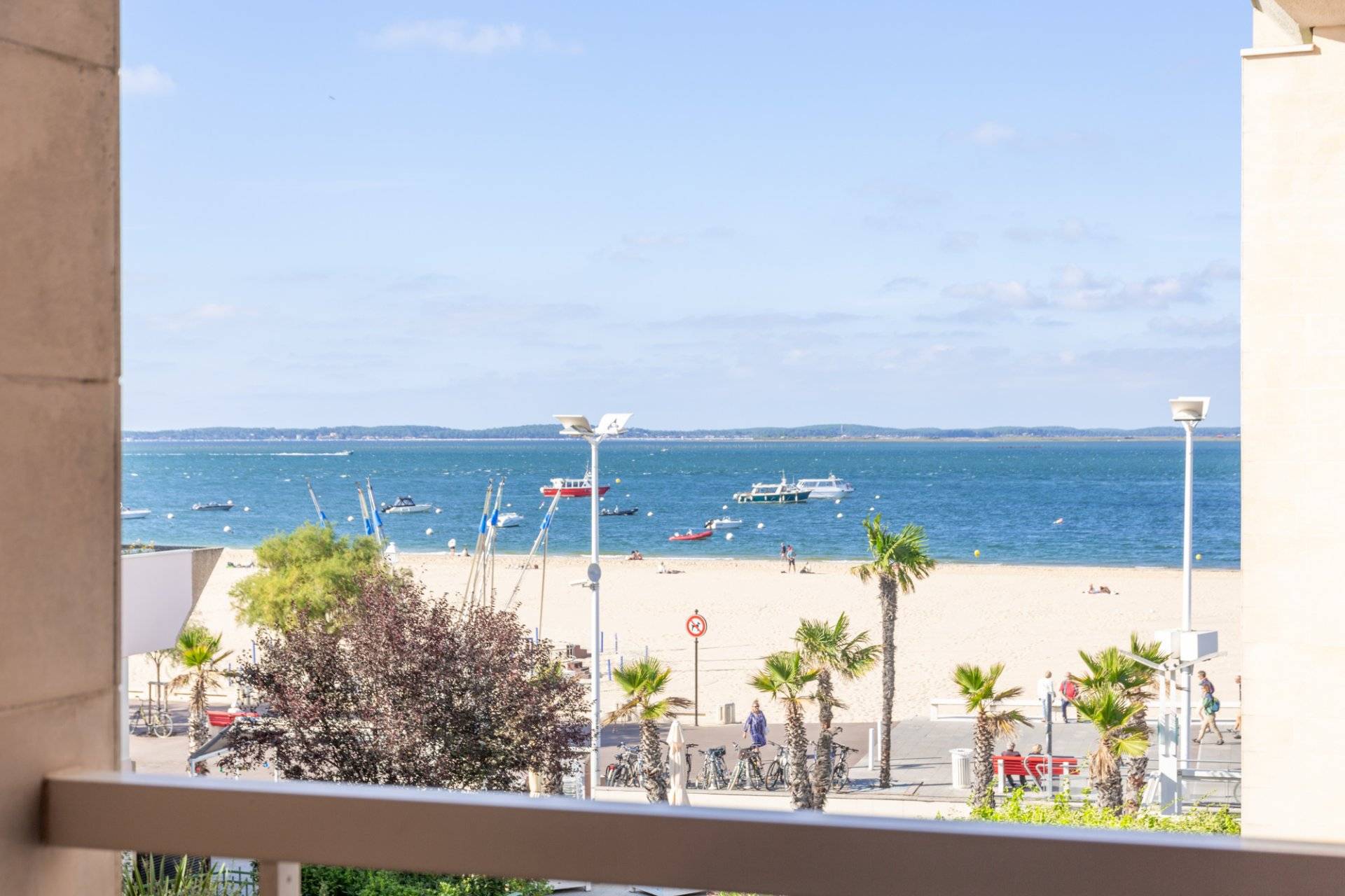 A VENDRE APPARTEMENT EN PREMIÈRE LIGNE A ARCACHON
