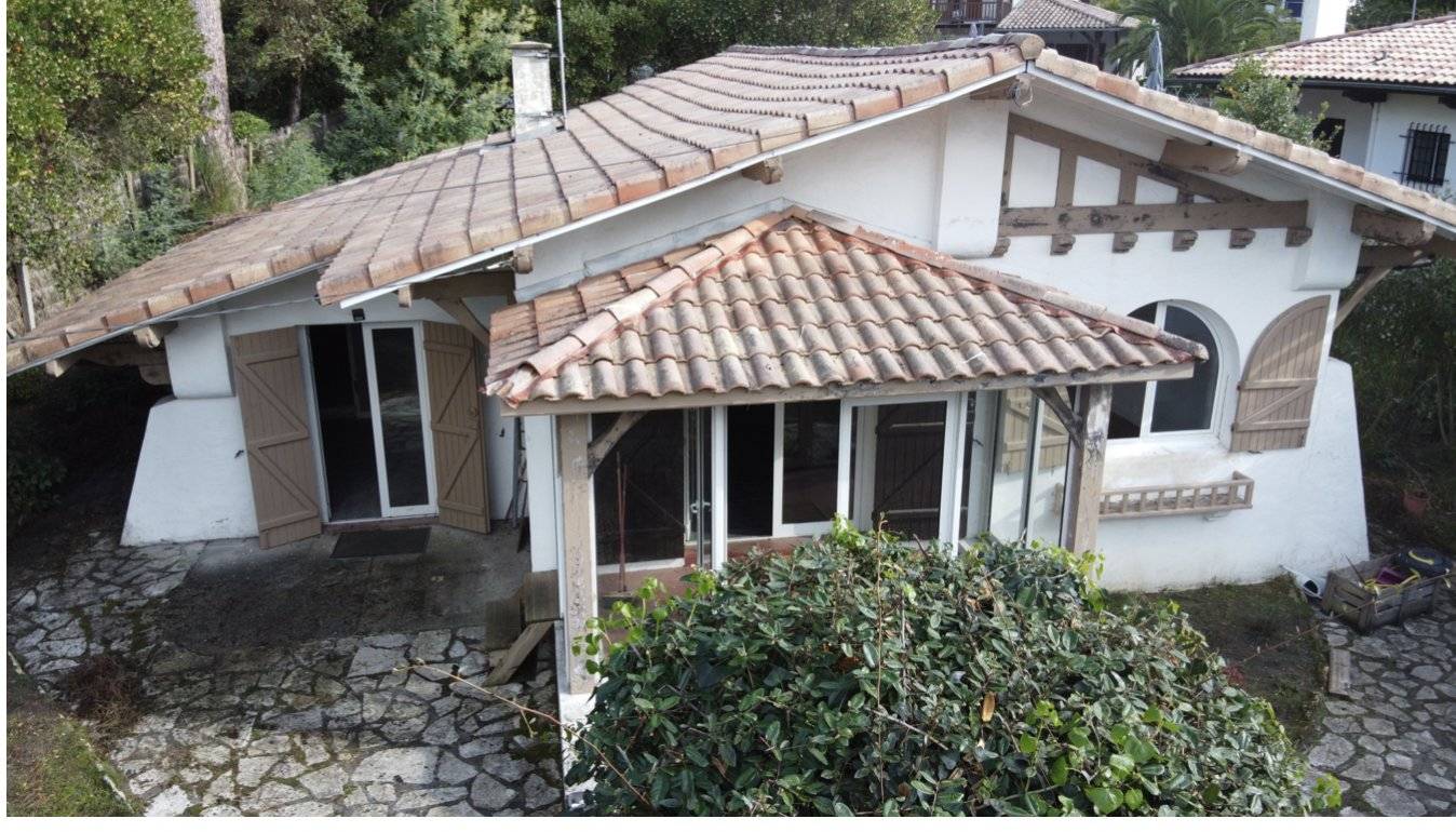 VILLA A RÉNOVER QUARTIER CORNICHE ET HAITZA PYLA SUR MER