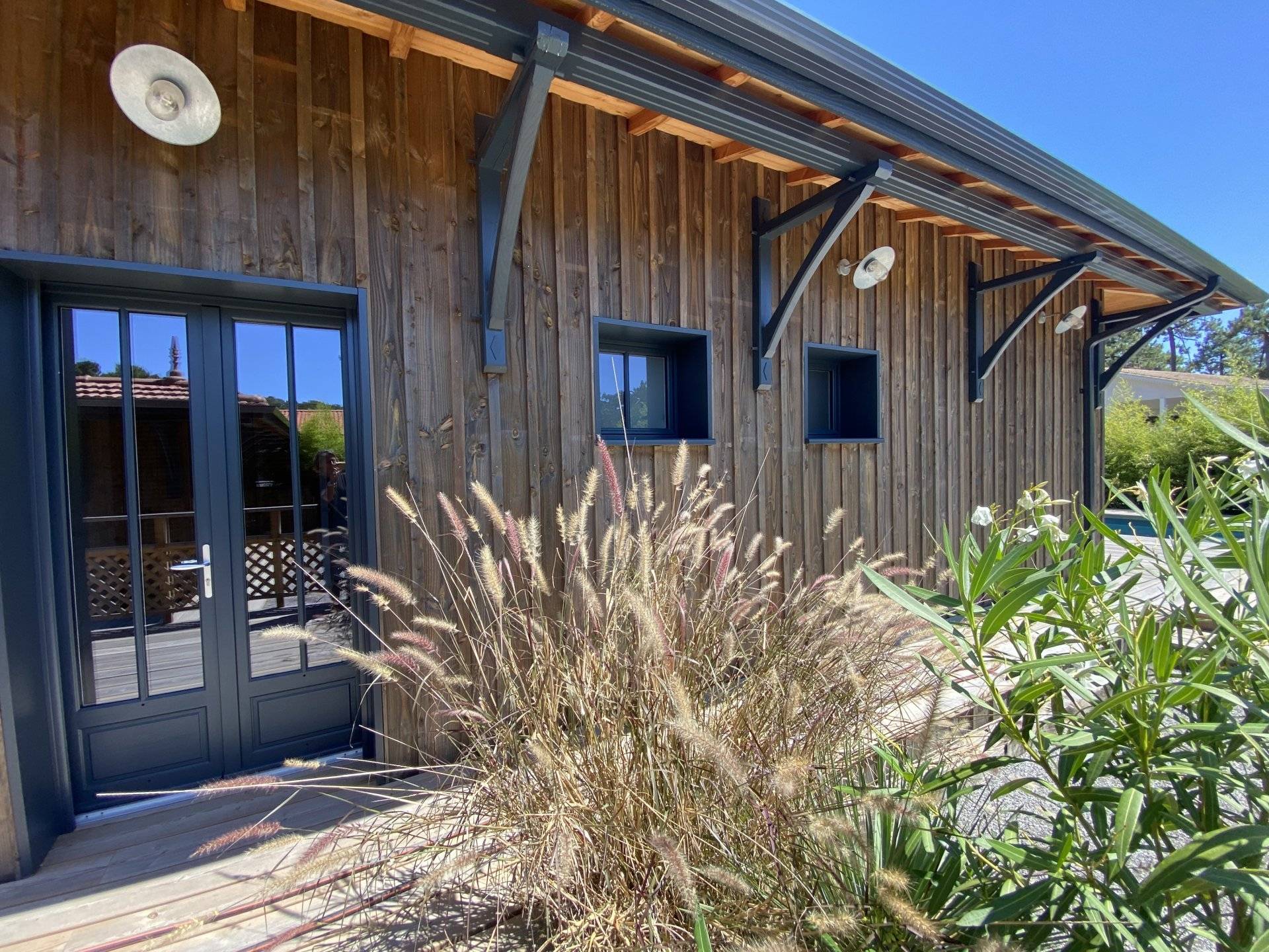 A VENDRE PROCHE MARCHÉ PIRAILLAN VILLA DE PLAIN PIED AVEC PISCINE A VENDRE