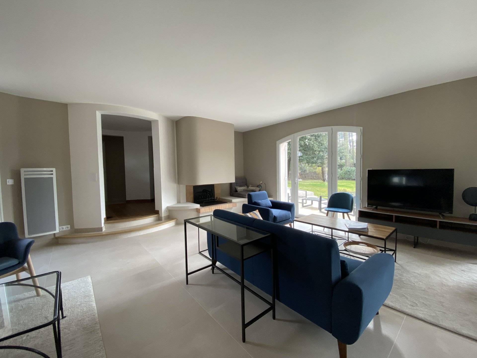 A VENDRE GRANDE VILLA 5 CHAMBRES LACANAU