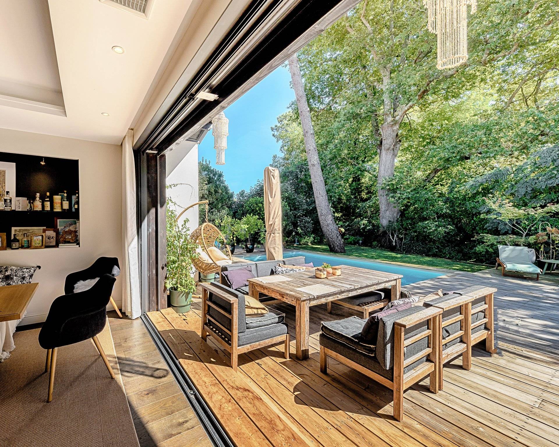 SUPERBE VILLA D'ARCHITECTE A VENDRE LE MOULLEAU 33