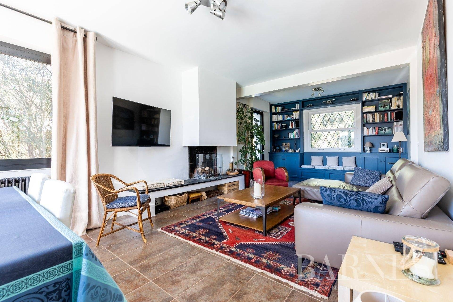 VILLA AVEC JARDIN ET PISCINE A VNDRE QUARTIER RÉSIDENTIEL DU PYLA SUR MER