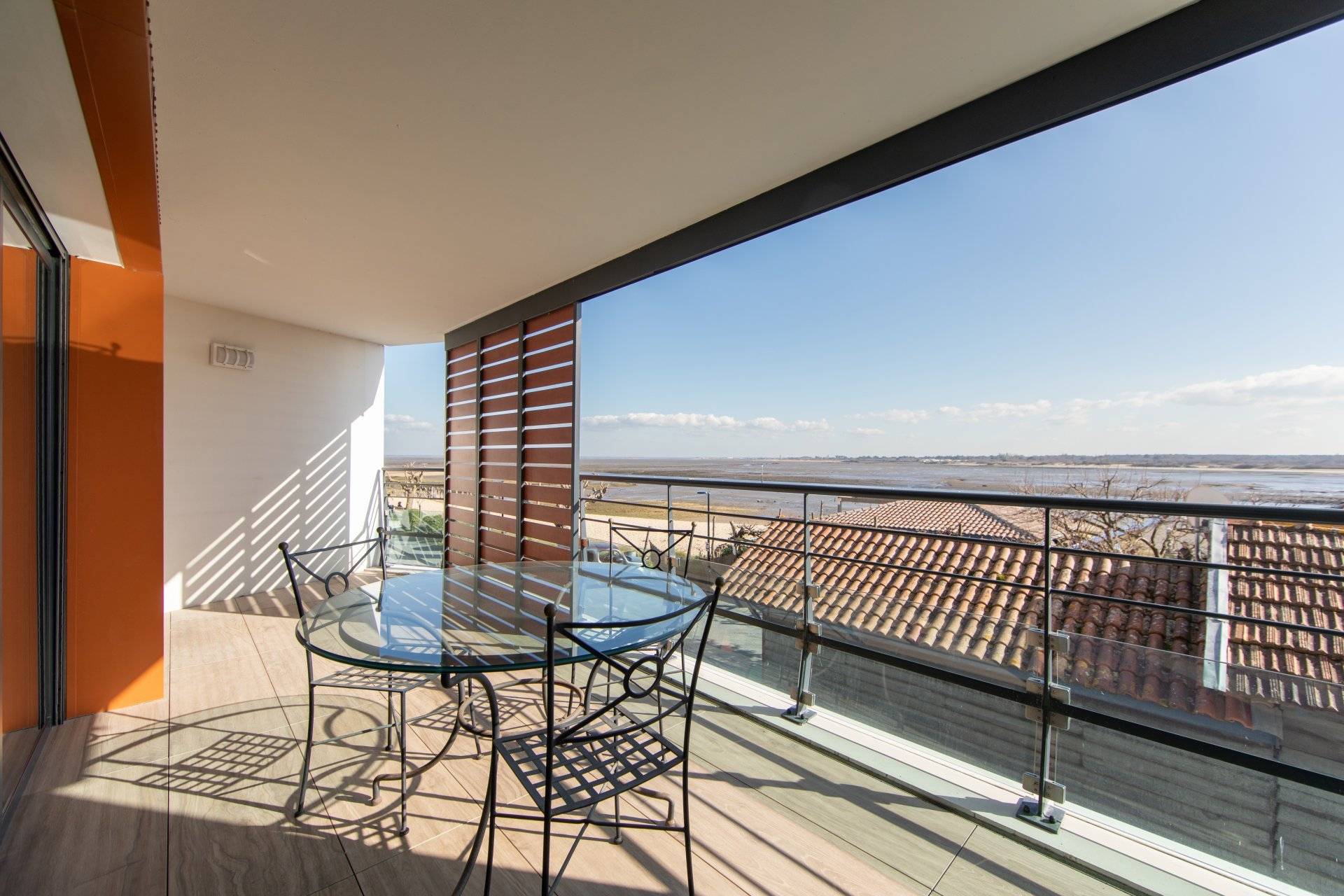 LUMINEUX APPARTEMENT FRINT DE MER RÉSIDENCE RÉCENTE ARCACHON