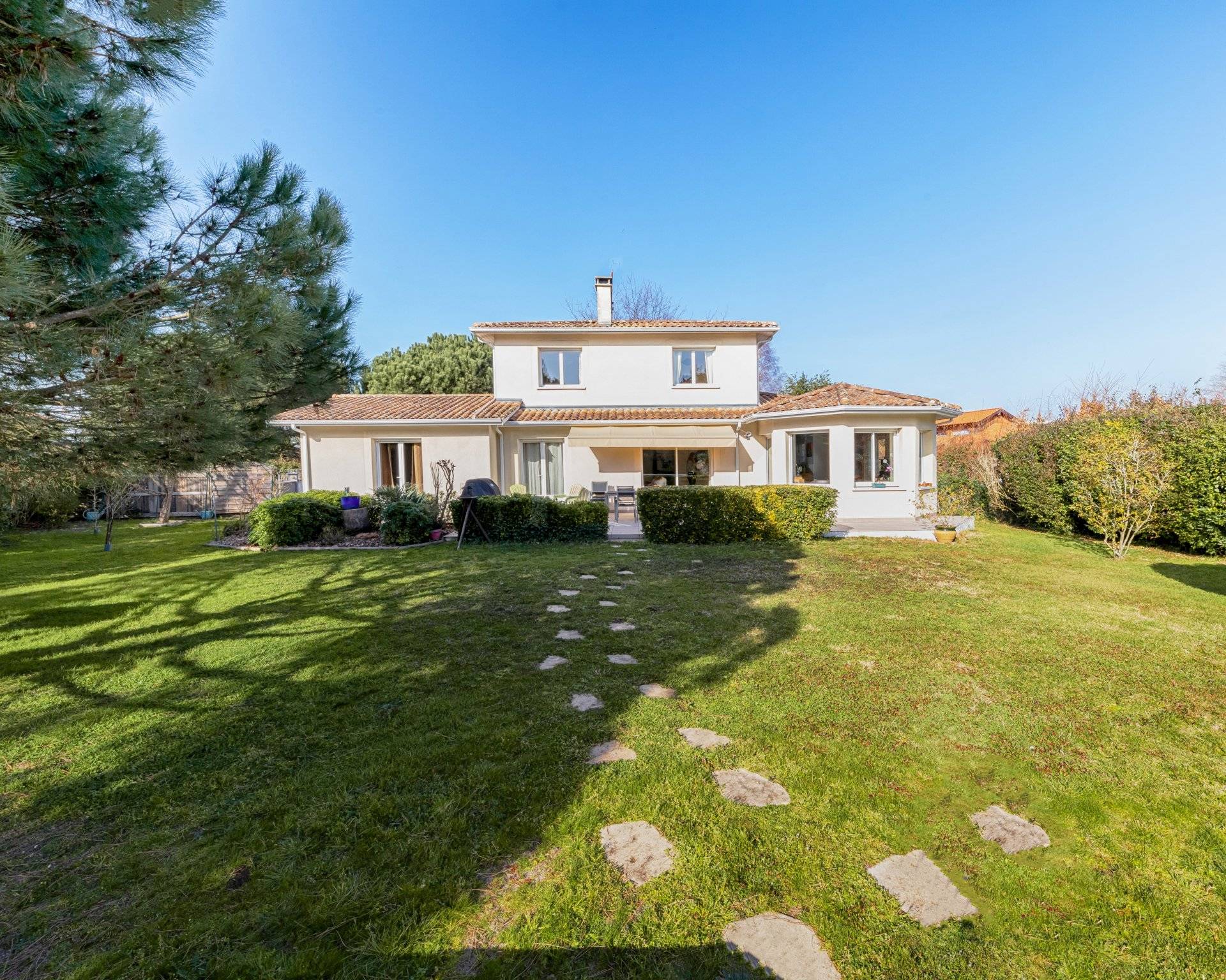 VILLA D'ARCHITECTE A VENDRE PROCHE MARCHÉ DE LA TESTE