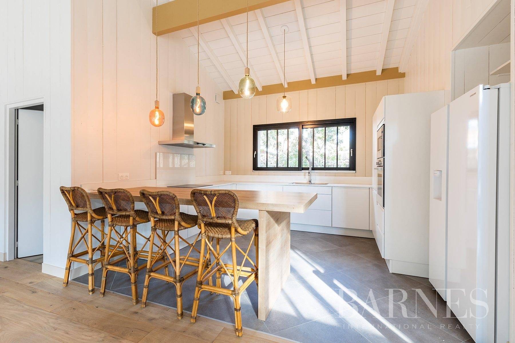 VILLA BOIS AVEC PISCINE A VENDRE CAP FERRET