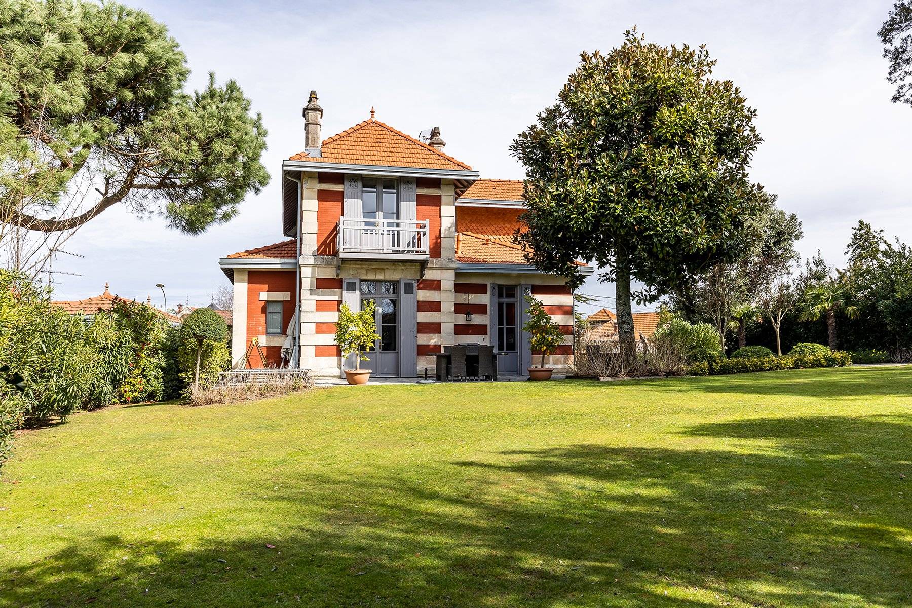 VILLA DE CHARME CLASSEE A VENDRE EN VILLE D'HIVER