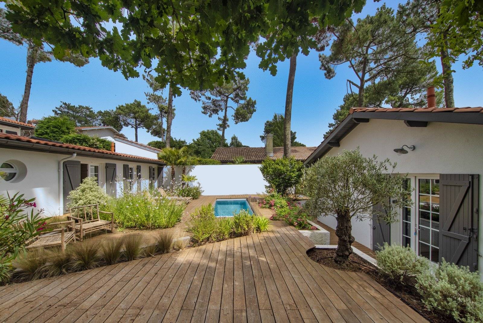 LOCATION SAISONNIERE ARCACHON 5 CHAMBRES AVEC PISCINE