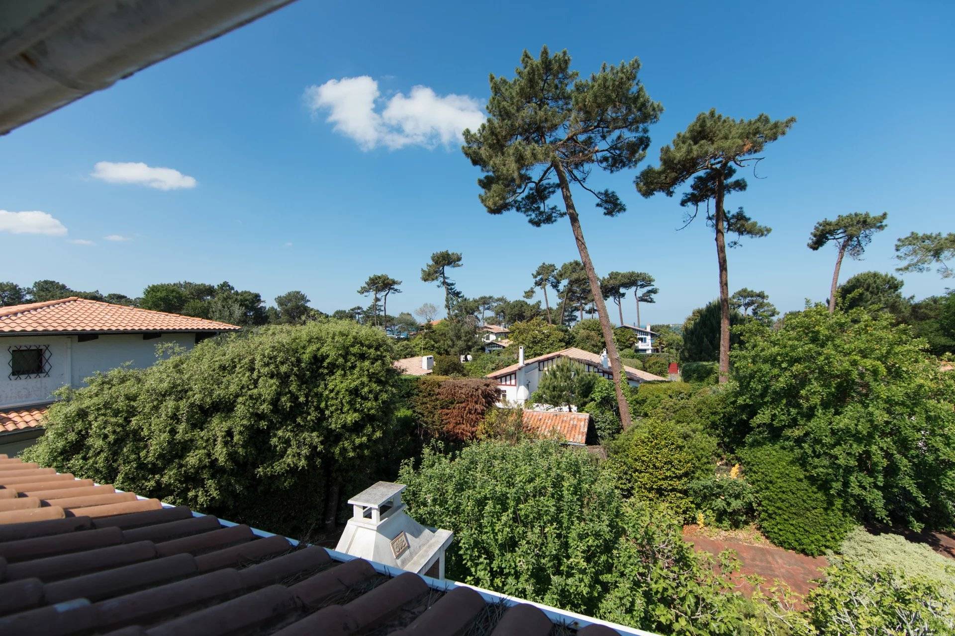 VILLA FAMILIALE A VENDRE EN TROISIÈME LIGNE PYLA SUR MER