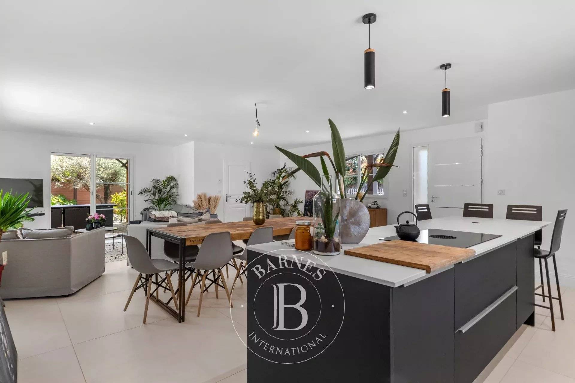 VILLA PLAIN PIED A VENDRE PROCHE SENTIER DU LITTORAL GUJAN MESTRAS