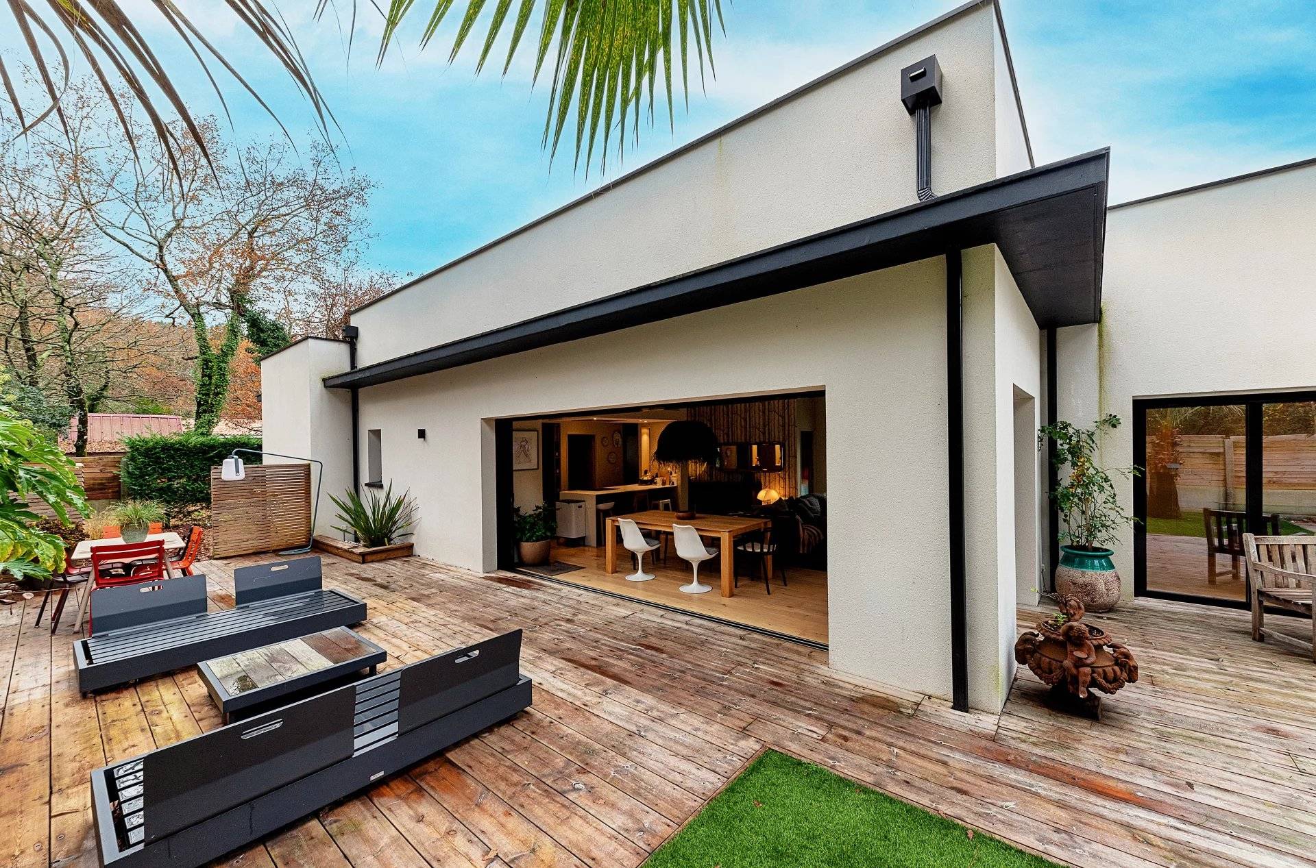 VILLA CONTEMPORAINE AVEC VUE SUR LA FORÊT À ARCACHON