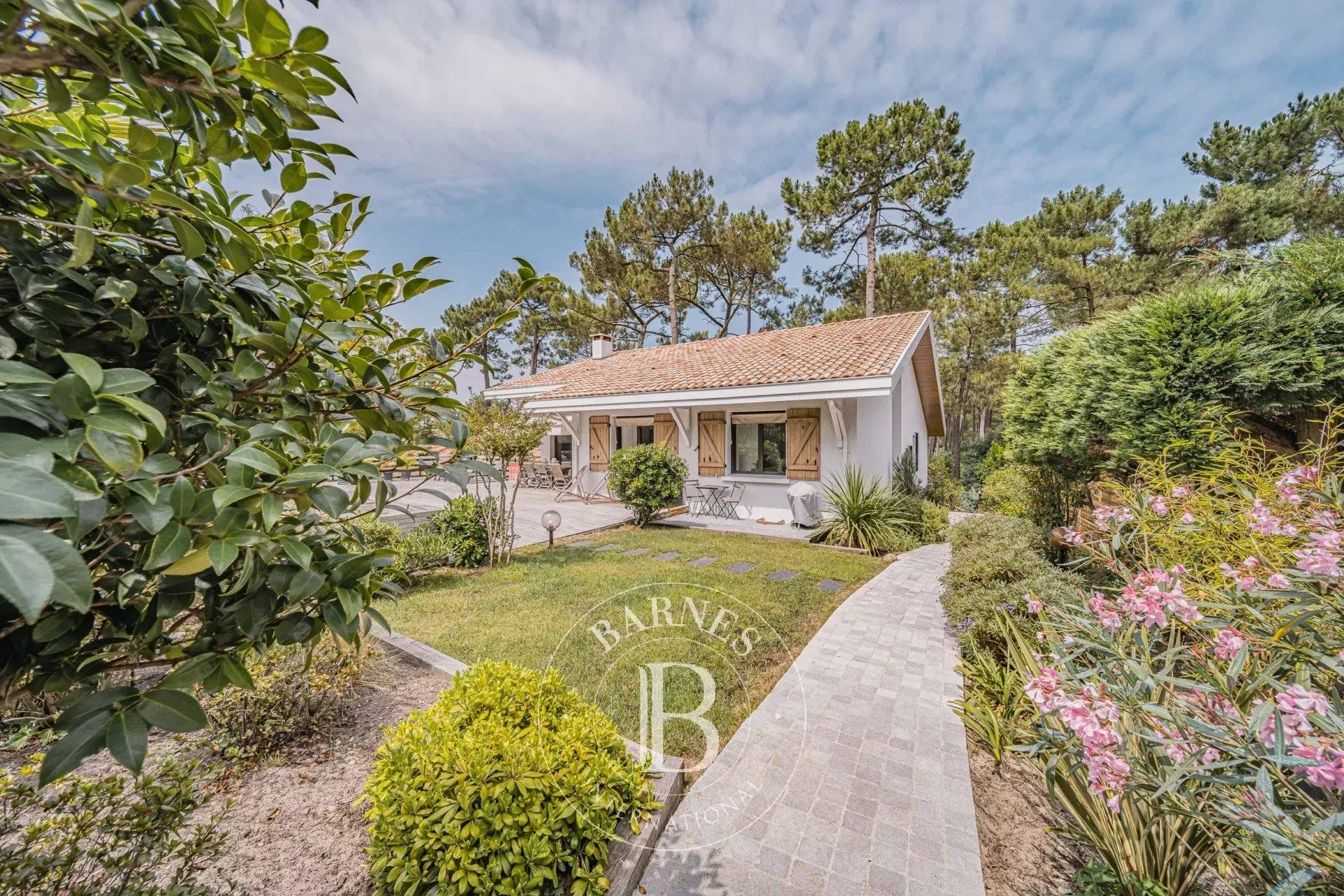 VILLA SUR BELLE PARCELLE A ACHETER AU PYLA SUR MERa