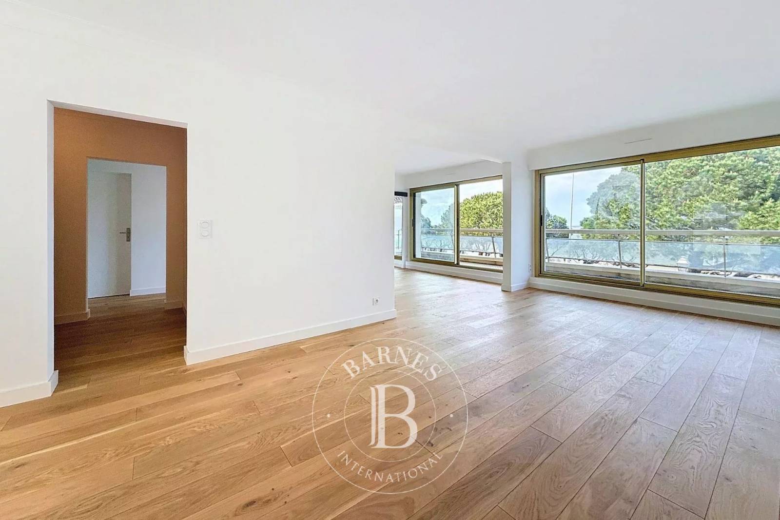 A VENDRE APPARTEMENT TRAVERSANT SITUÉ EN PREMIÈRE LIGNE ARCACHON