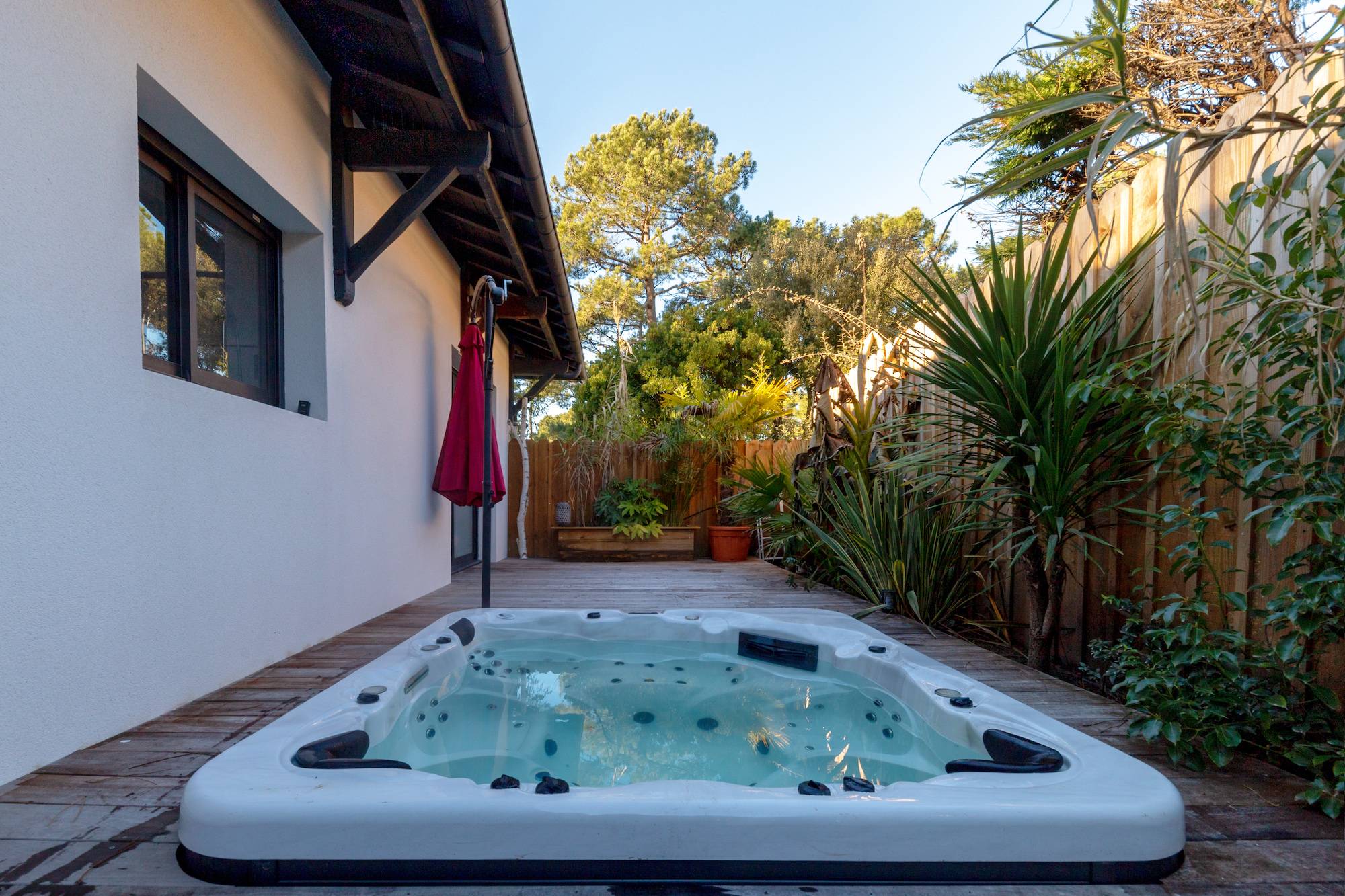 VILLA AVEC JACUZZI ET TERRAIN PISCINABLE A VENDRE PYLA SUR MER