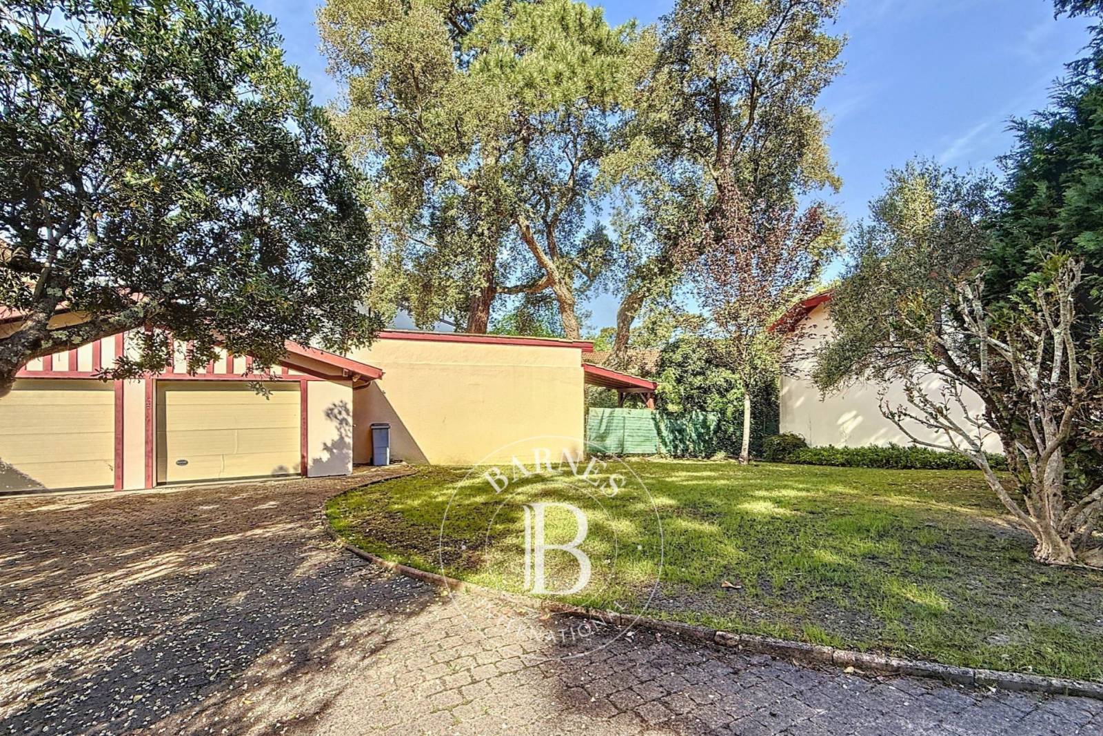 MAISON À RÉNOVER AVEC PROJET D’EXTENSION AU COEUR DE LA VILLE D’HIVER À ARCACHON